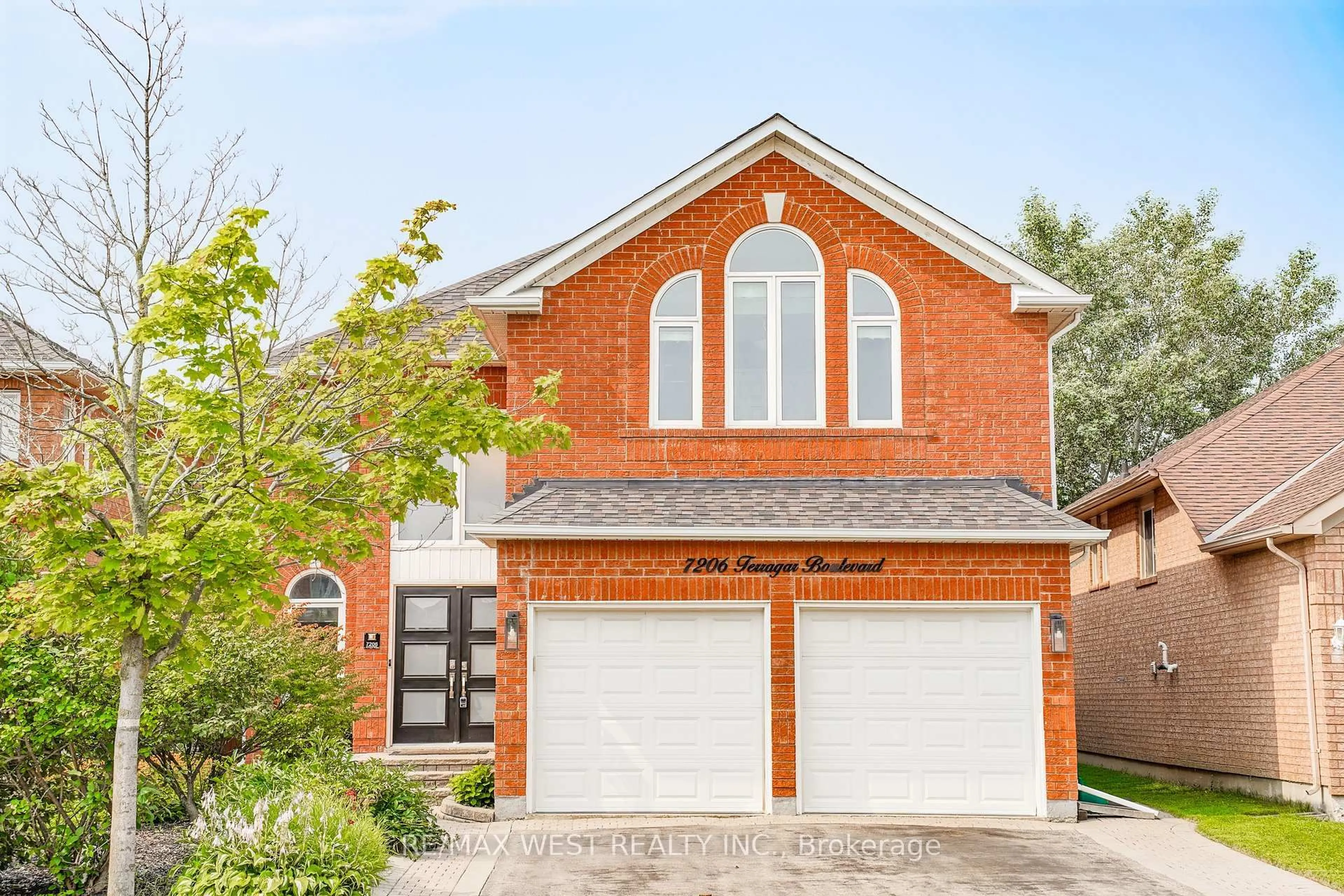 Home with brick exterior material, street for 7206 Terragar Blvd, Mississauga Ontario L5N 7M5