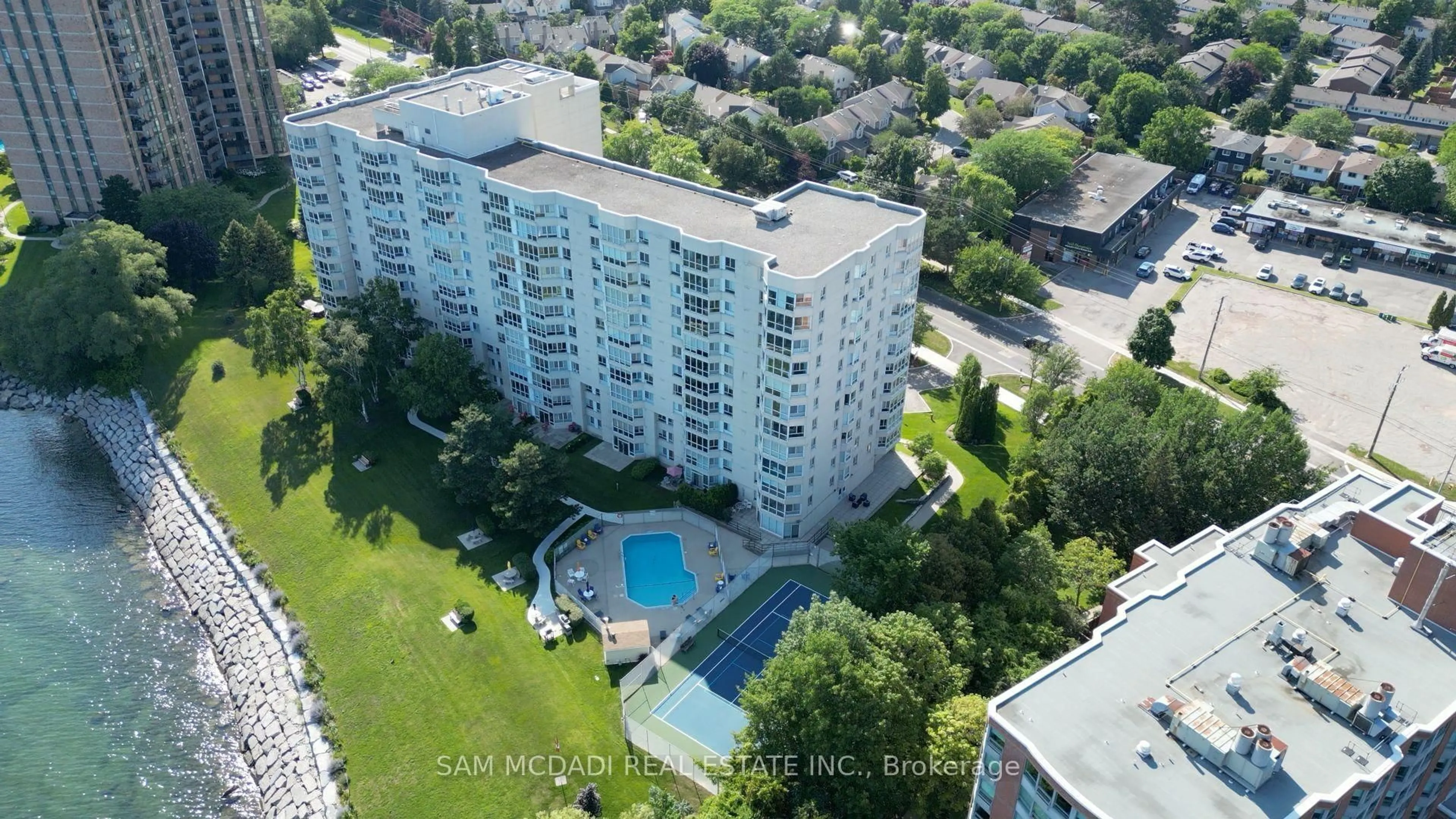 A pic from outside/outdoor area/front of a property/back of a property/a pic from drone, city buildings view from balcony for 5280 Lakeshore Rd #1105, Burlington Ontario L7L 5R1