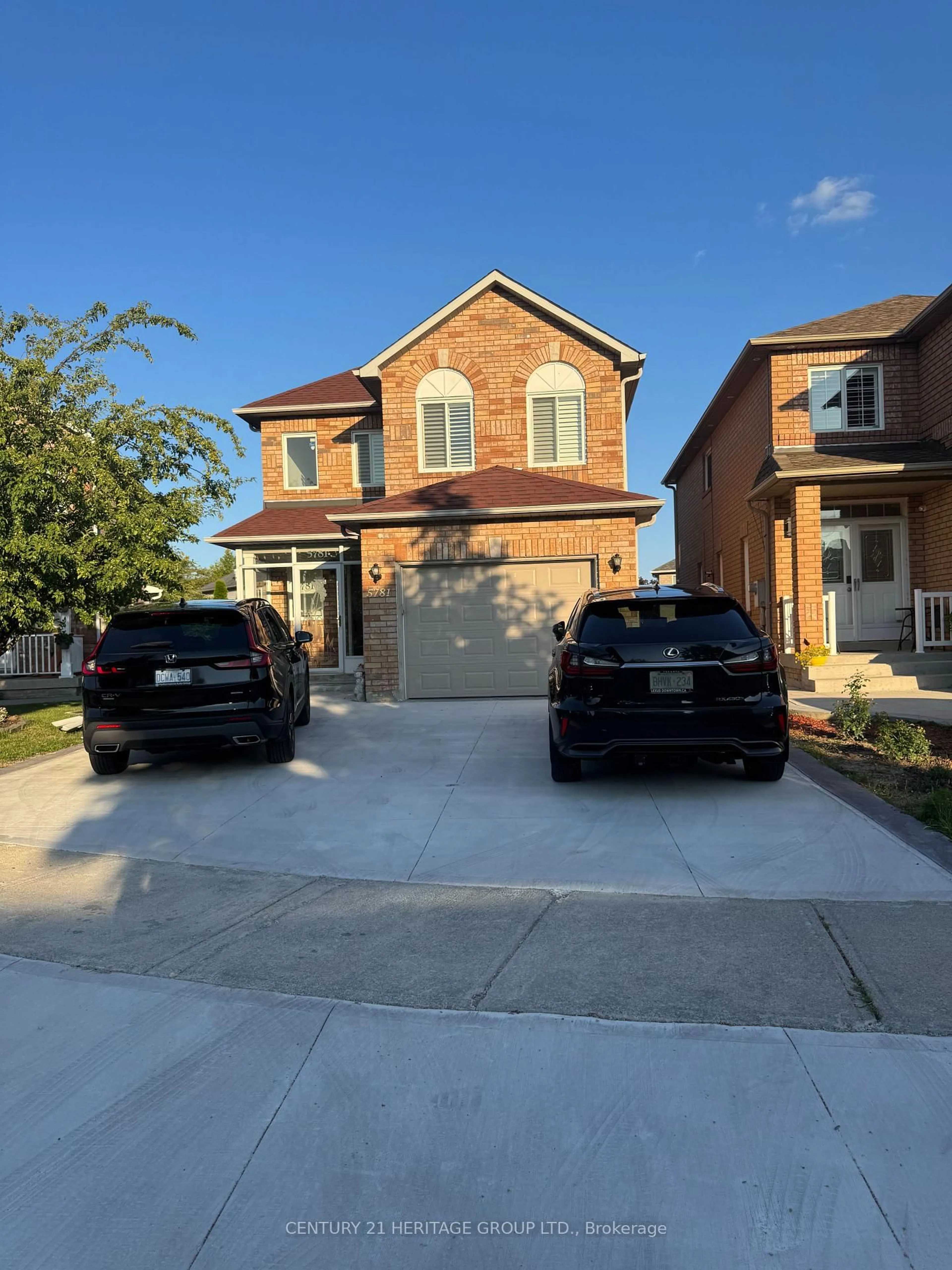 Home with brick exterior material, street for 5781 Sidmouth St, Mississauga Ontario L5V 2K3