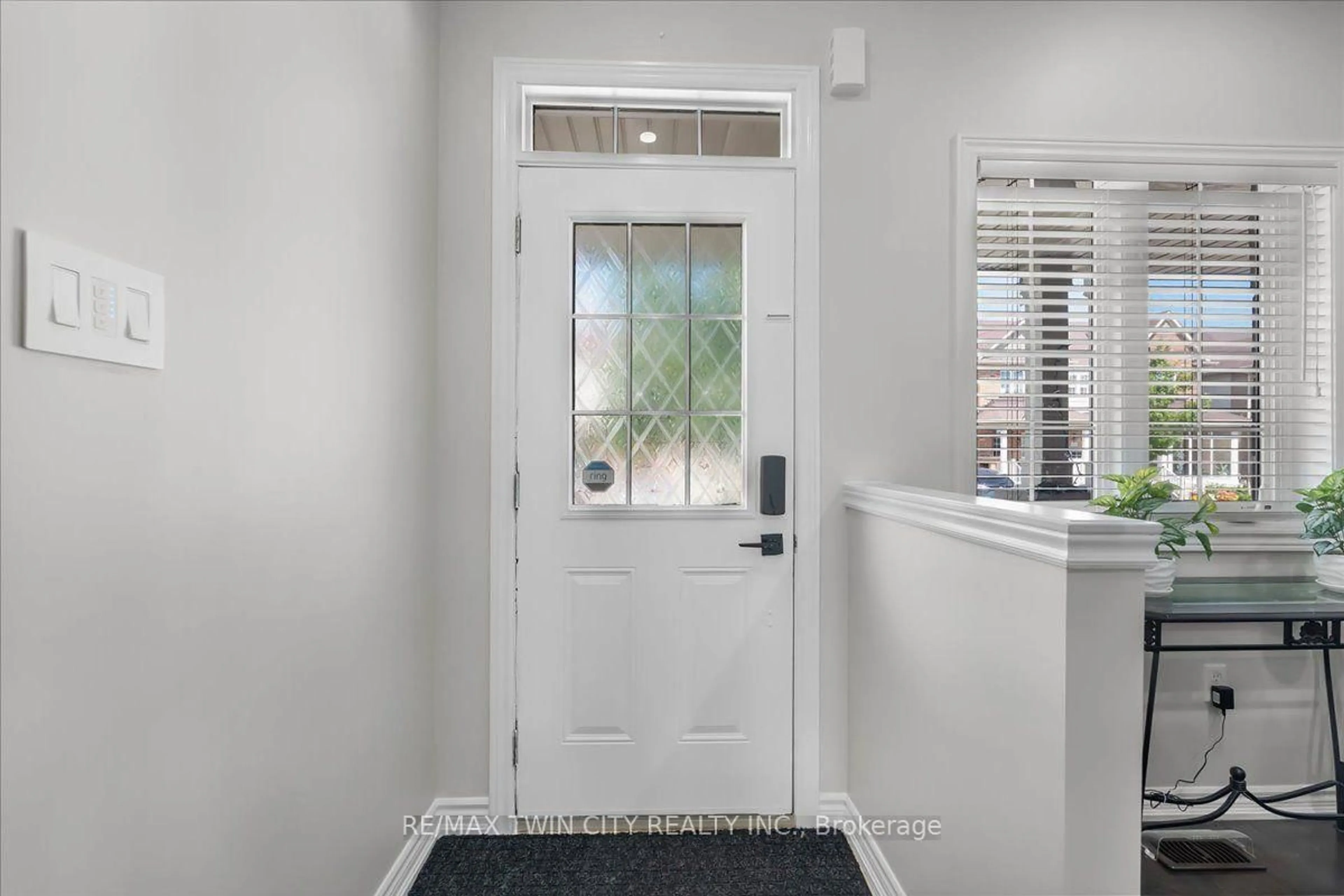Indoor entryway for 655 Murray Meadows Pl, Milton Ontario L9T 8L7