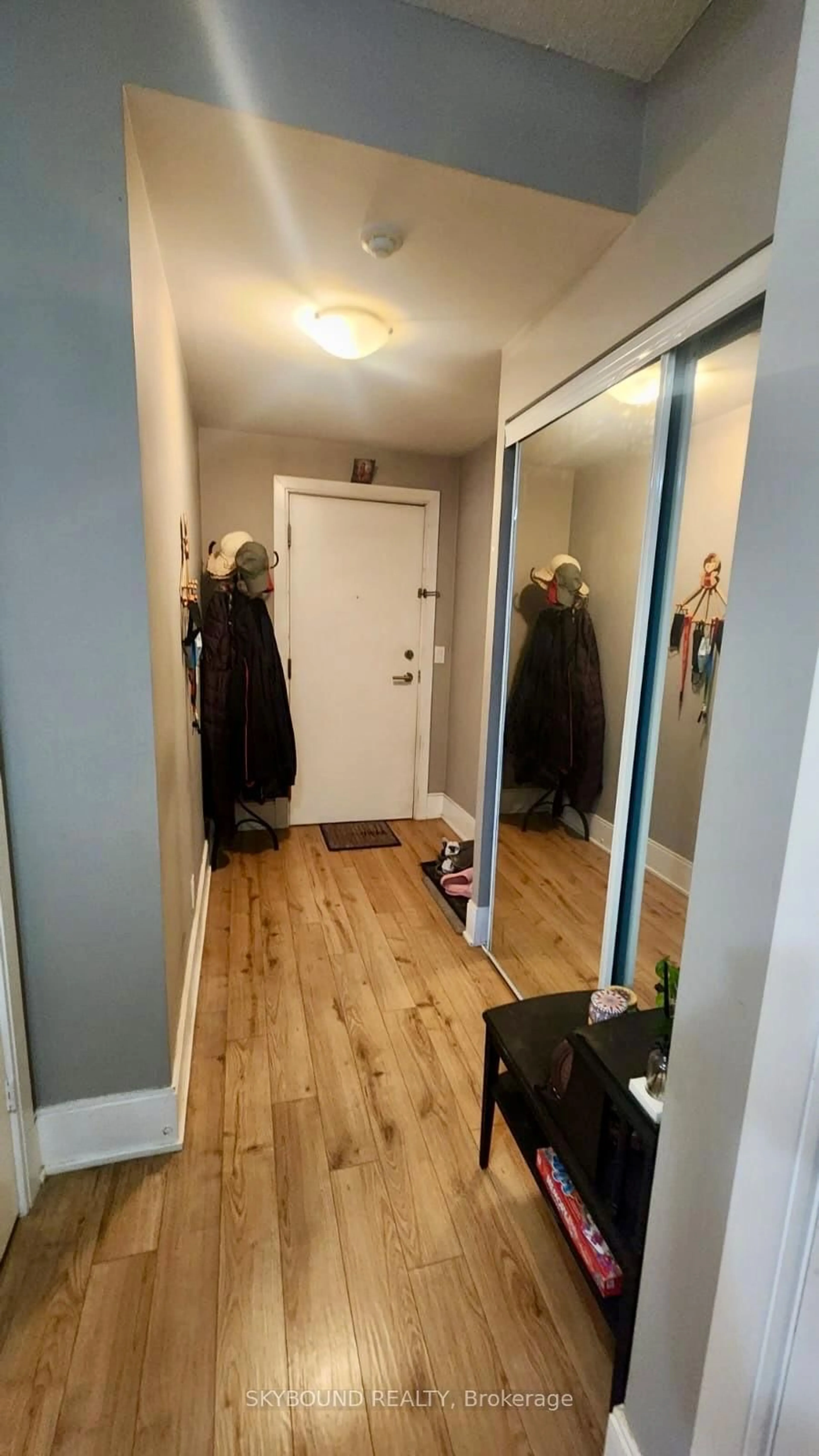 Unknown for 330 Burnhamthorpe Rd #1404, Mississauga Ontario L5B 0E1