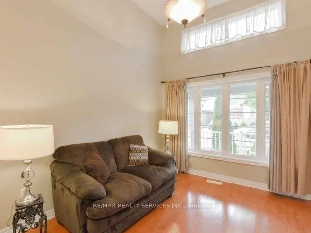 106 Pennyroyal Cres, Brampton 4