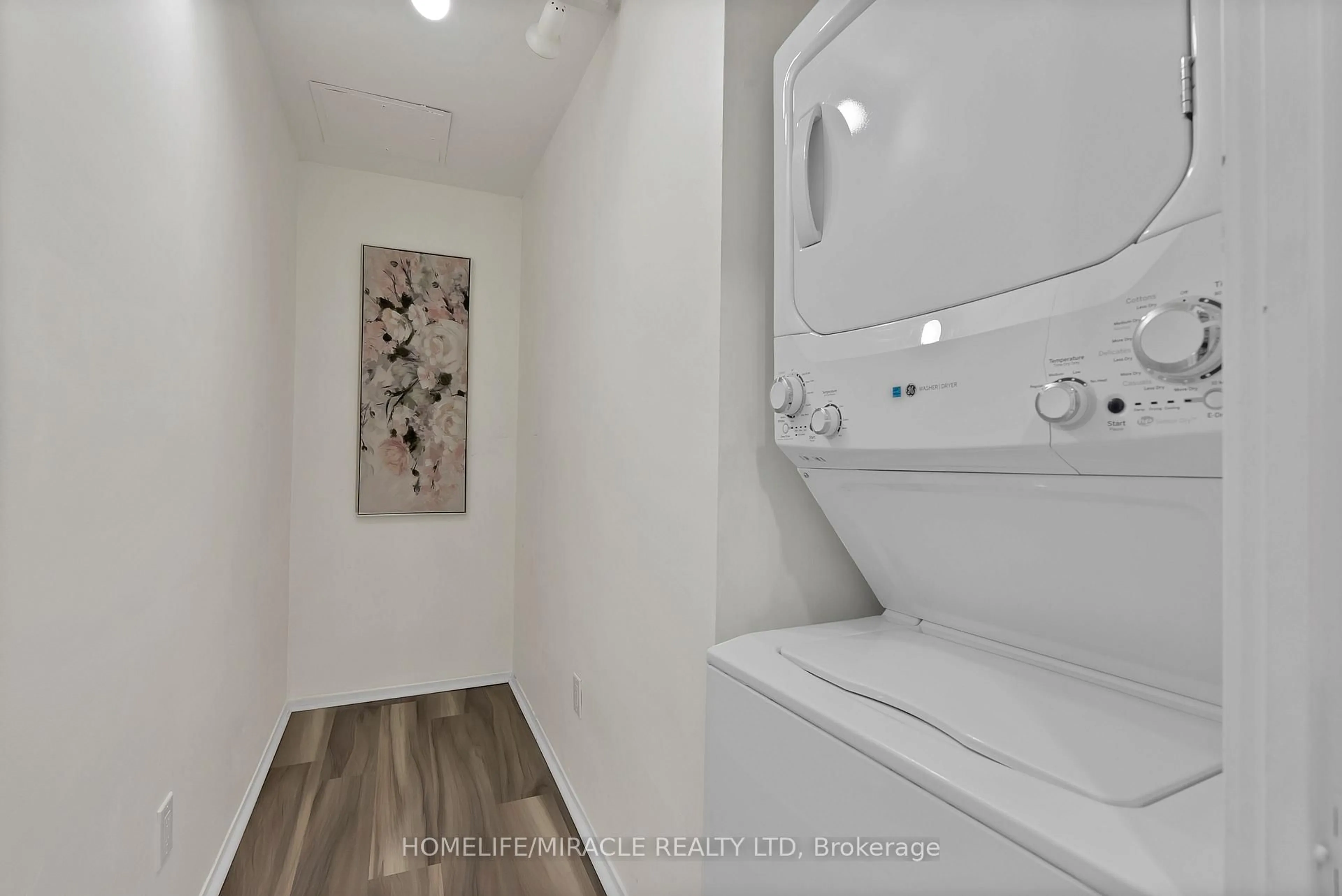 Laundry room for 350 Webb Dr #112, Mississauga Ontario L5B 3W4