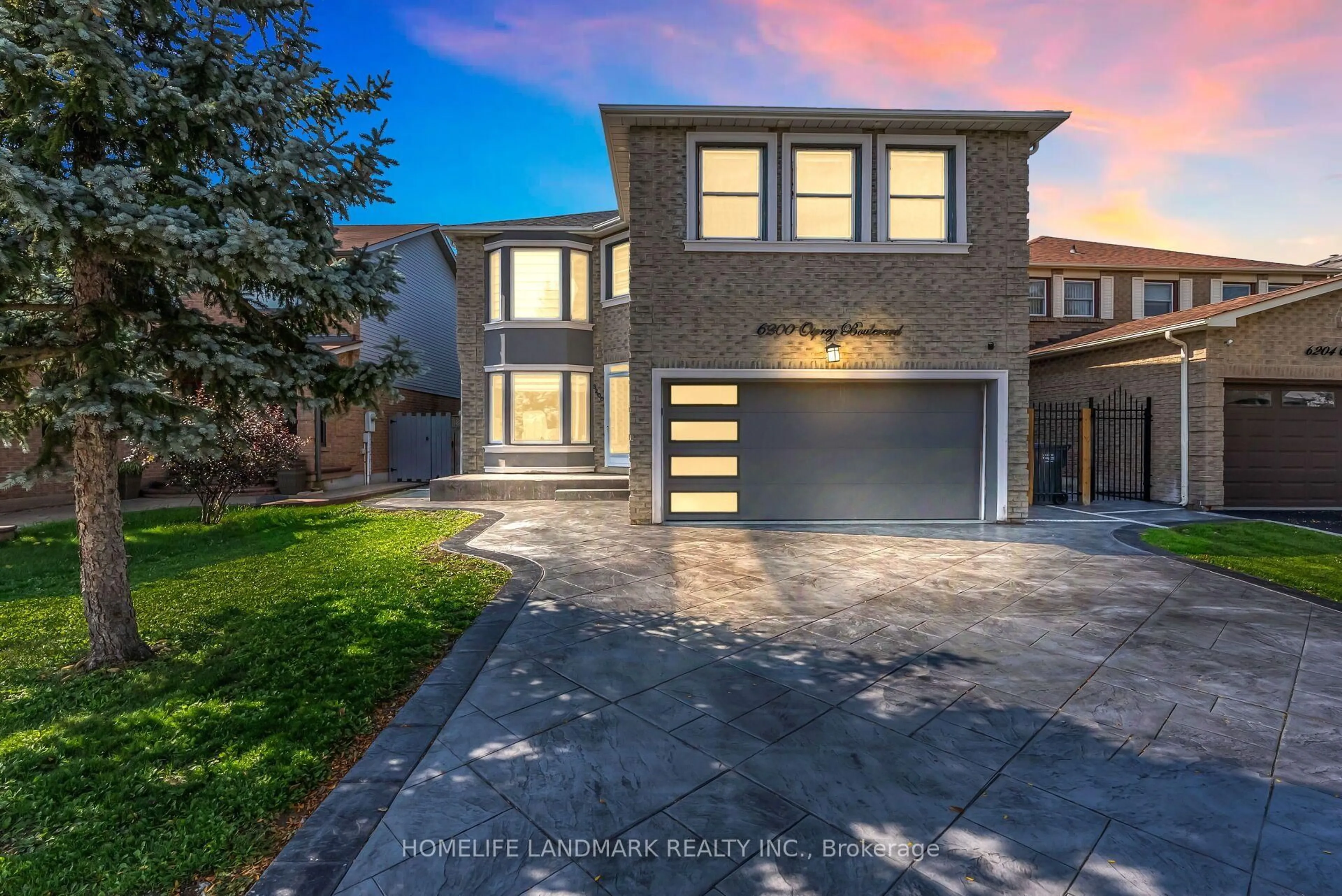 Home with brick exterior material, street for 6200 Osprey Blvd, Mississauga Ontario L5N 5W4