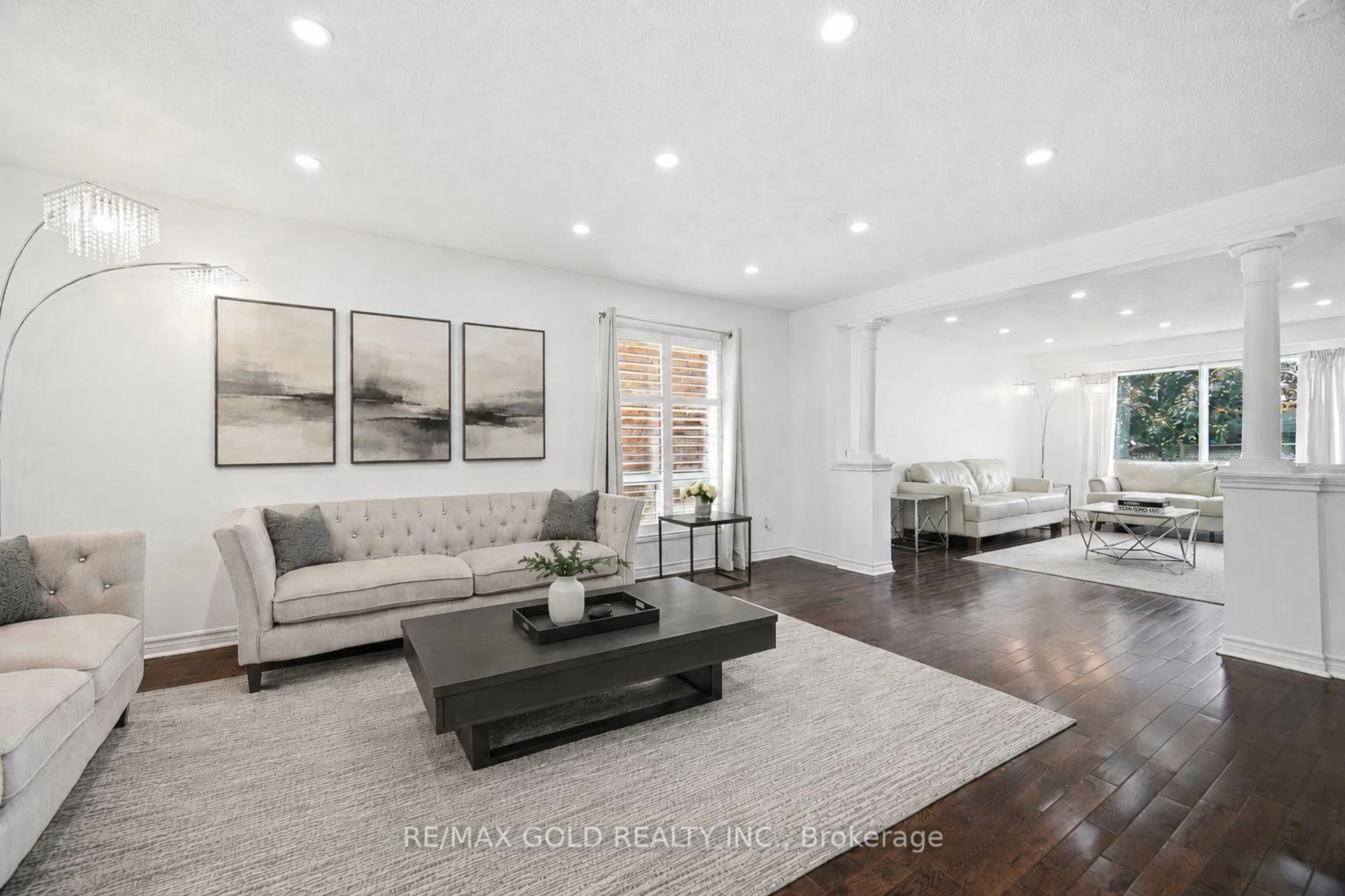 Living room with furniture, unknown for 1523 Beaty Tr, Milton Ontario L9T 5V3