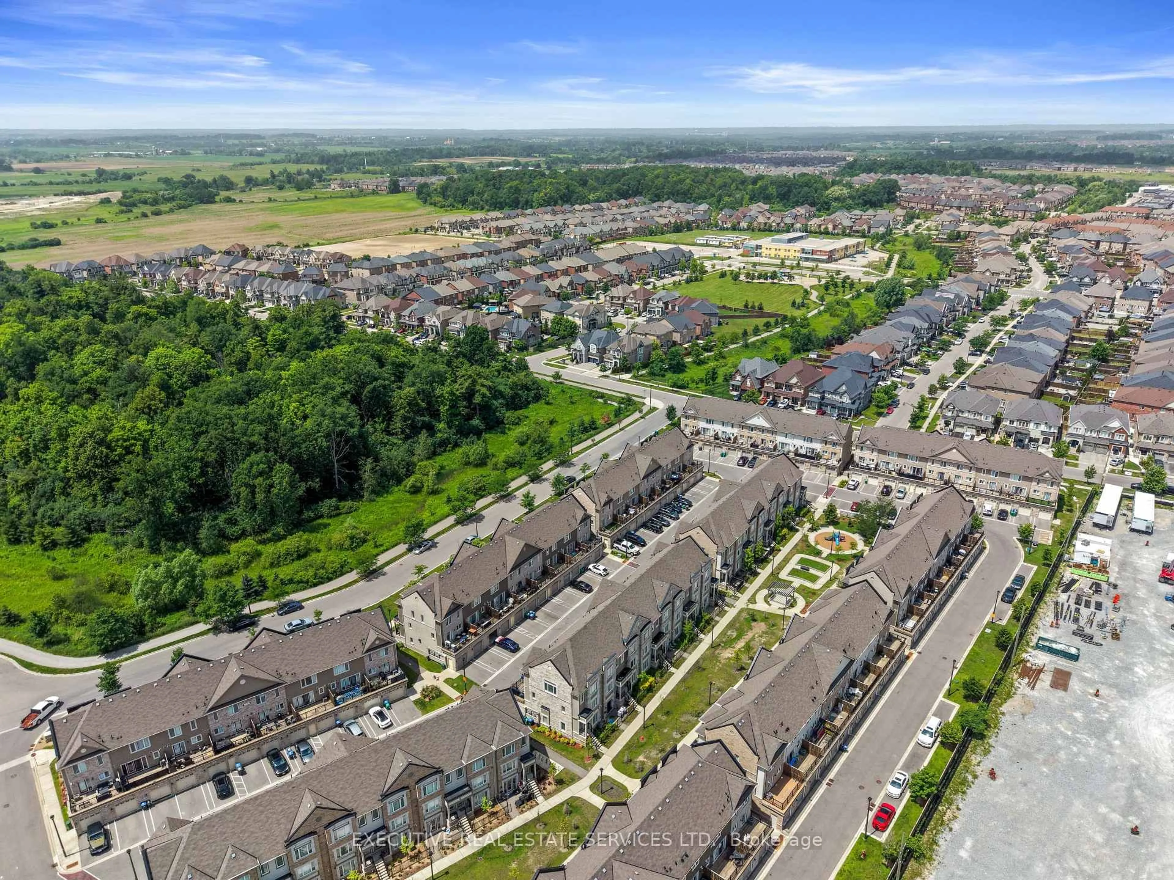 A pic from outside/outdoor area/front of a property/back of a property/a pic from drone, unknown for 1 Beckenrose Crt #144, Brampton Ontario L6Y 6G2