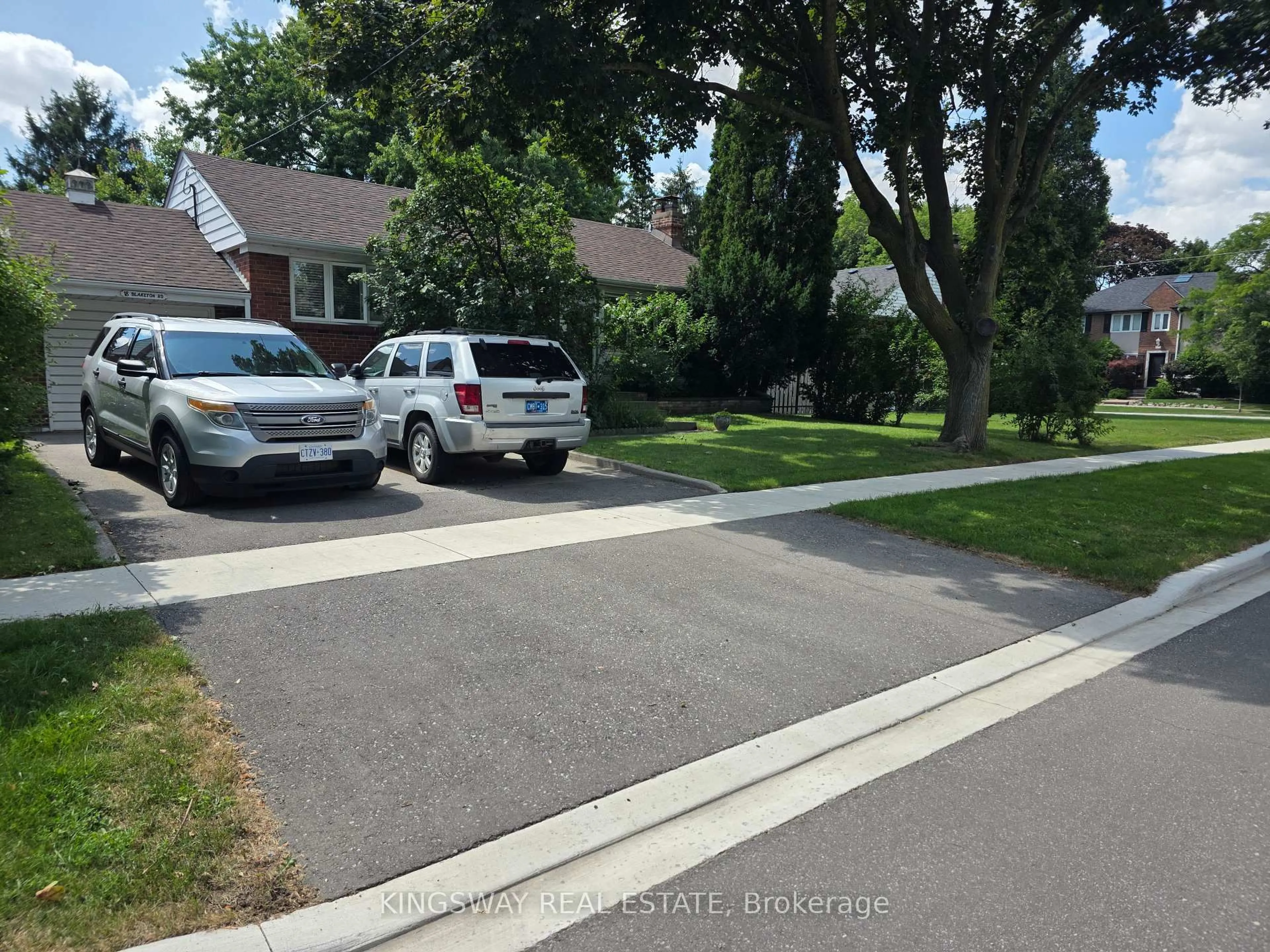 Unknown for 18 Blaketon Rd, Toronto Ontario M9B 4W1