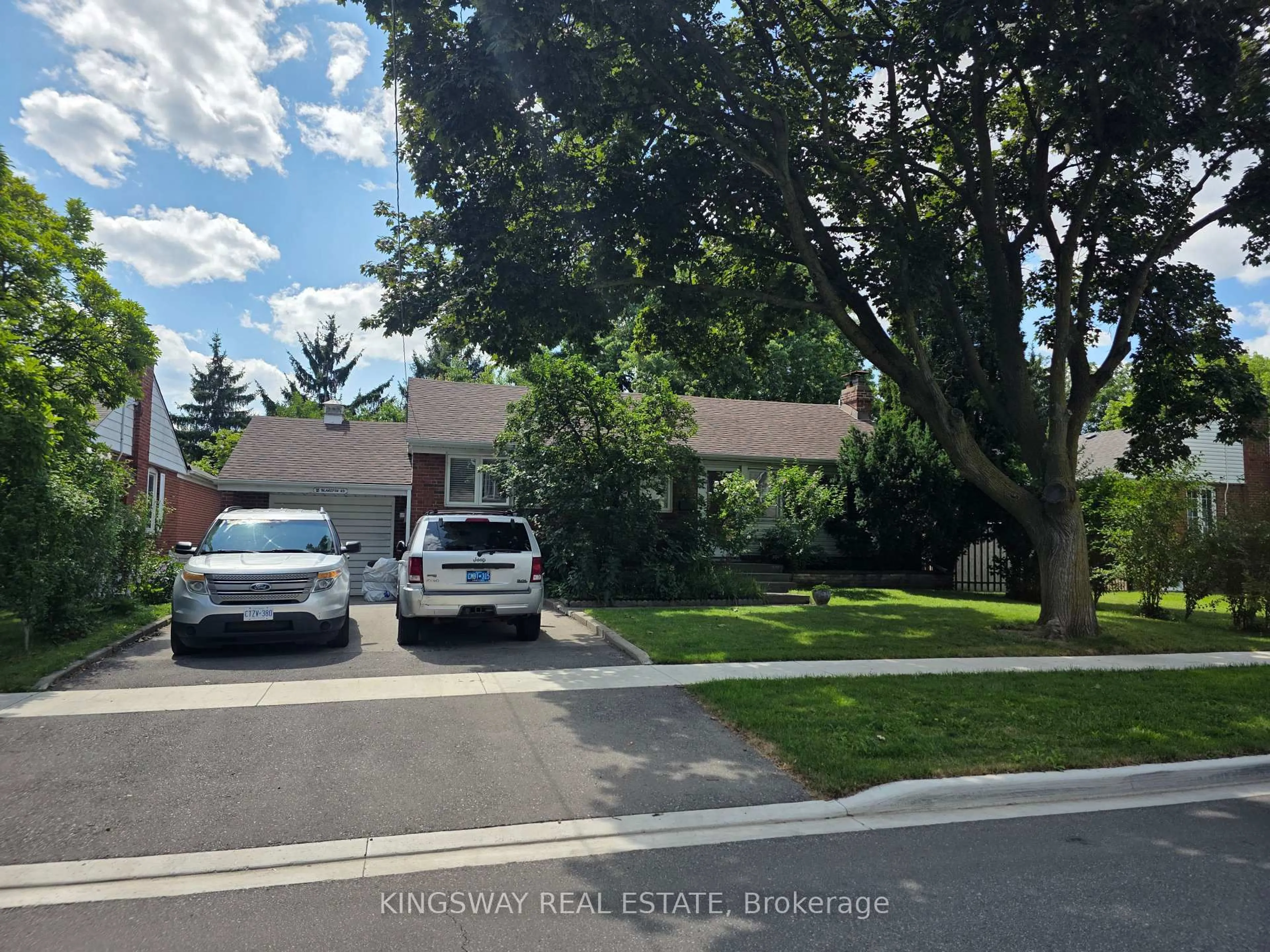 A pic from outside/outdoor area/front of a property/back of a property/a pic from drone, street for 18 Blaketon Rd, Toronto Ontario M9B 4W1