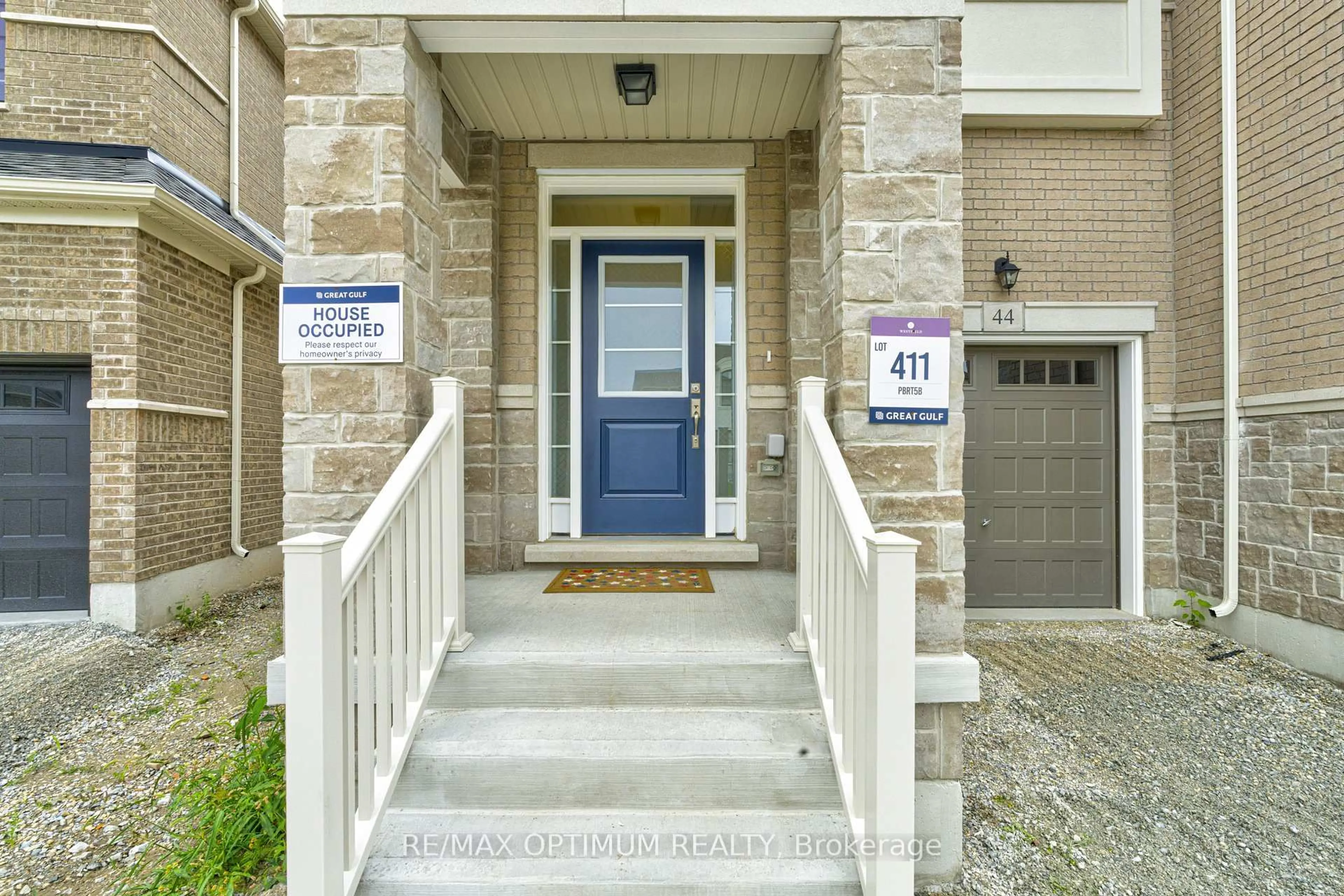 Indoor entryway for 44 Bermondsey Way, Brampton Ontario L6Y 6K9