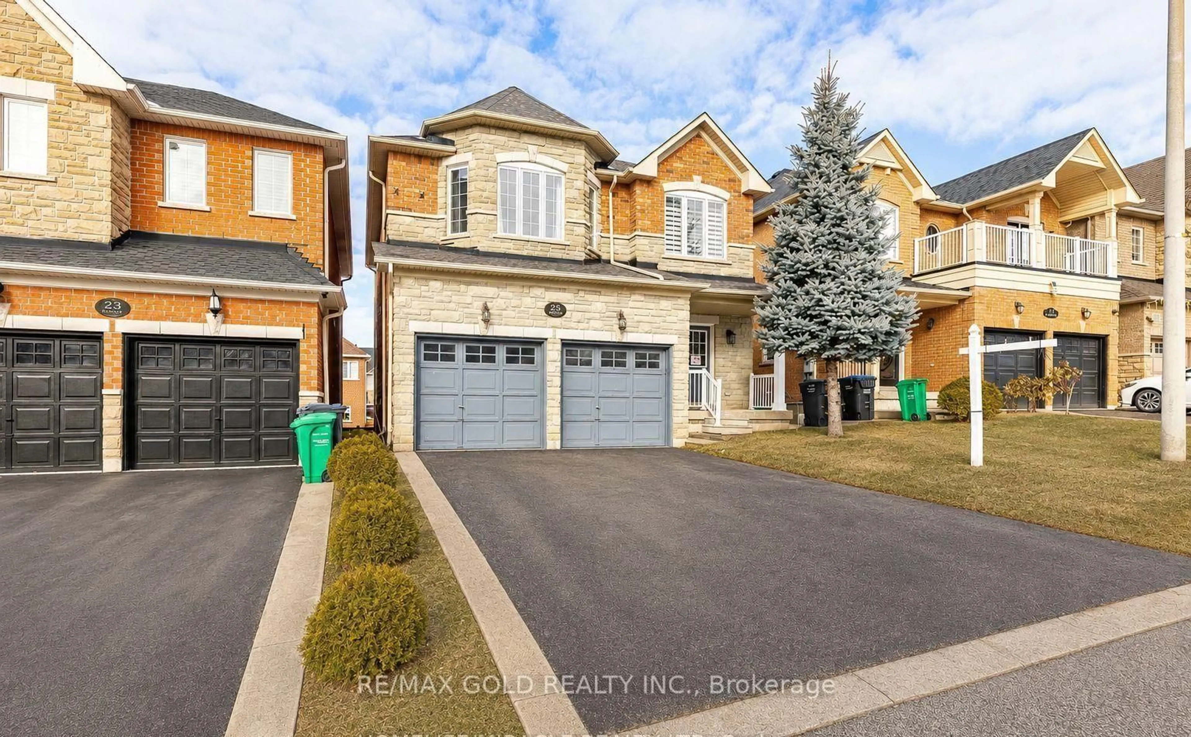 Home with brick exterior material, street for 25 Oblate Cres, Brampton Ontario L6Y 0K2