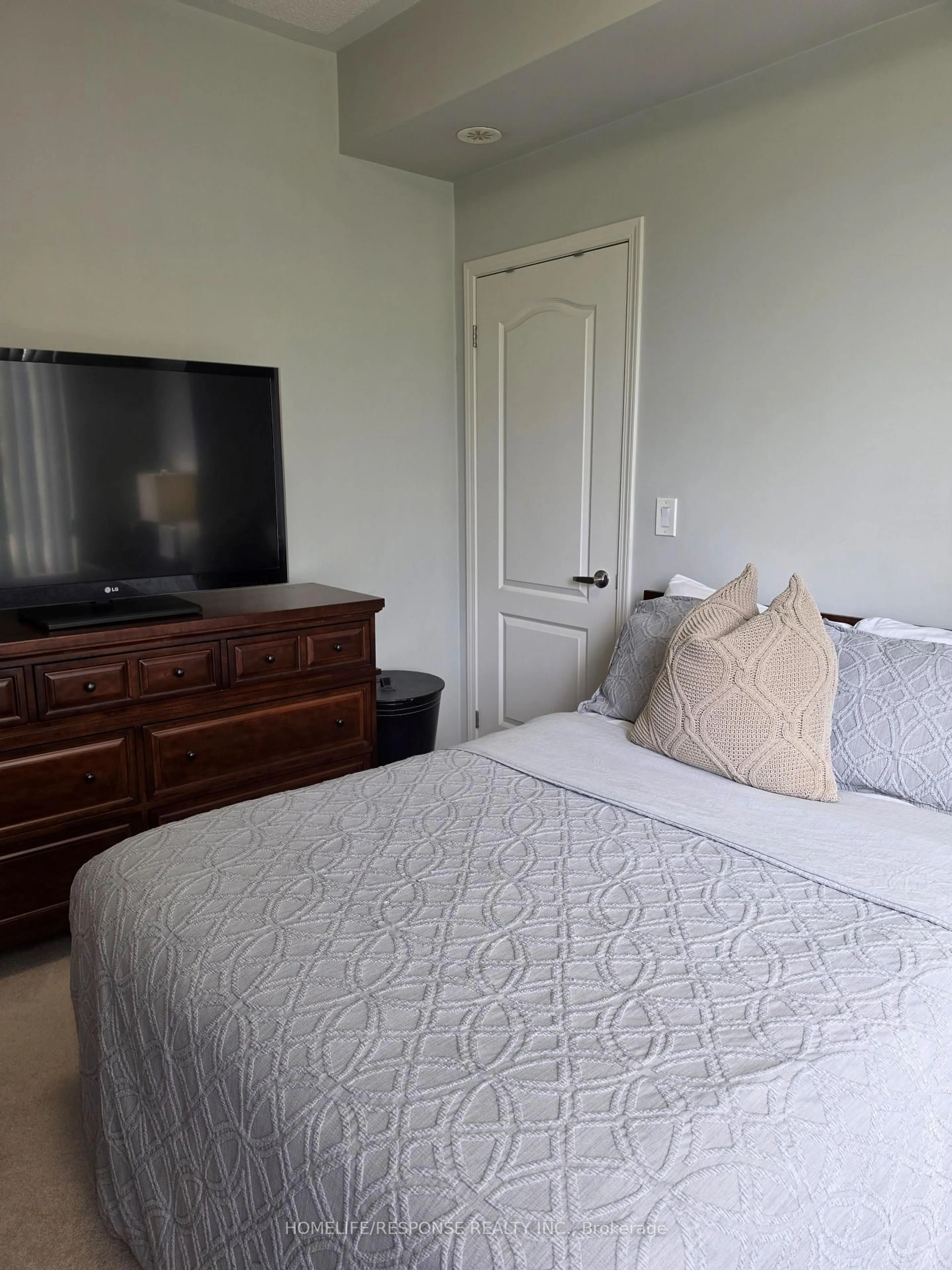 A pic of a room for 3175 BOXFORD Cres #5, Mississauga Ontario L5M 0X1
