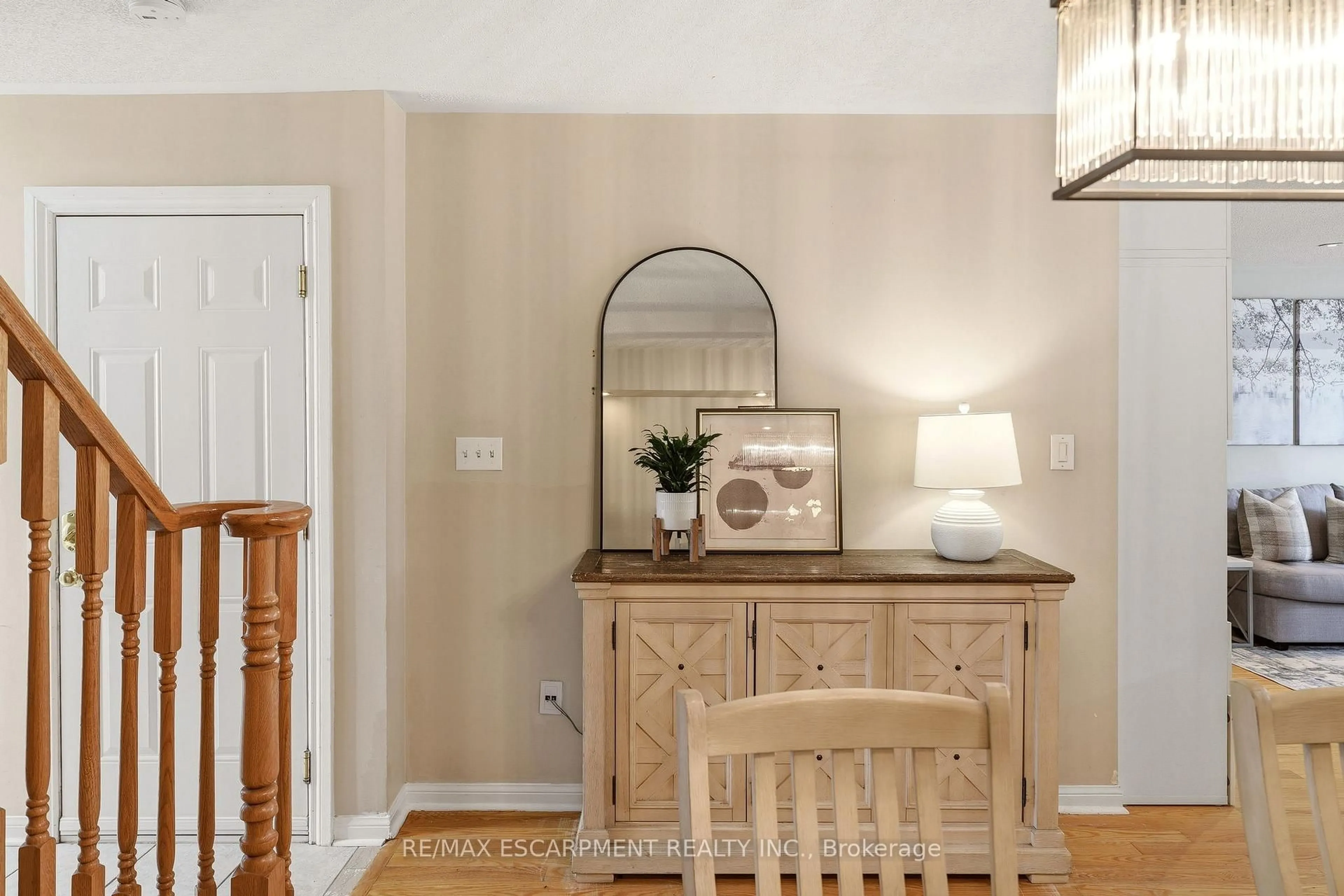 Indoor entryway for 2463 Carberry Way, Oakville Ontario L6M 4S5
