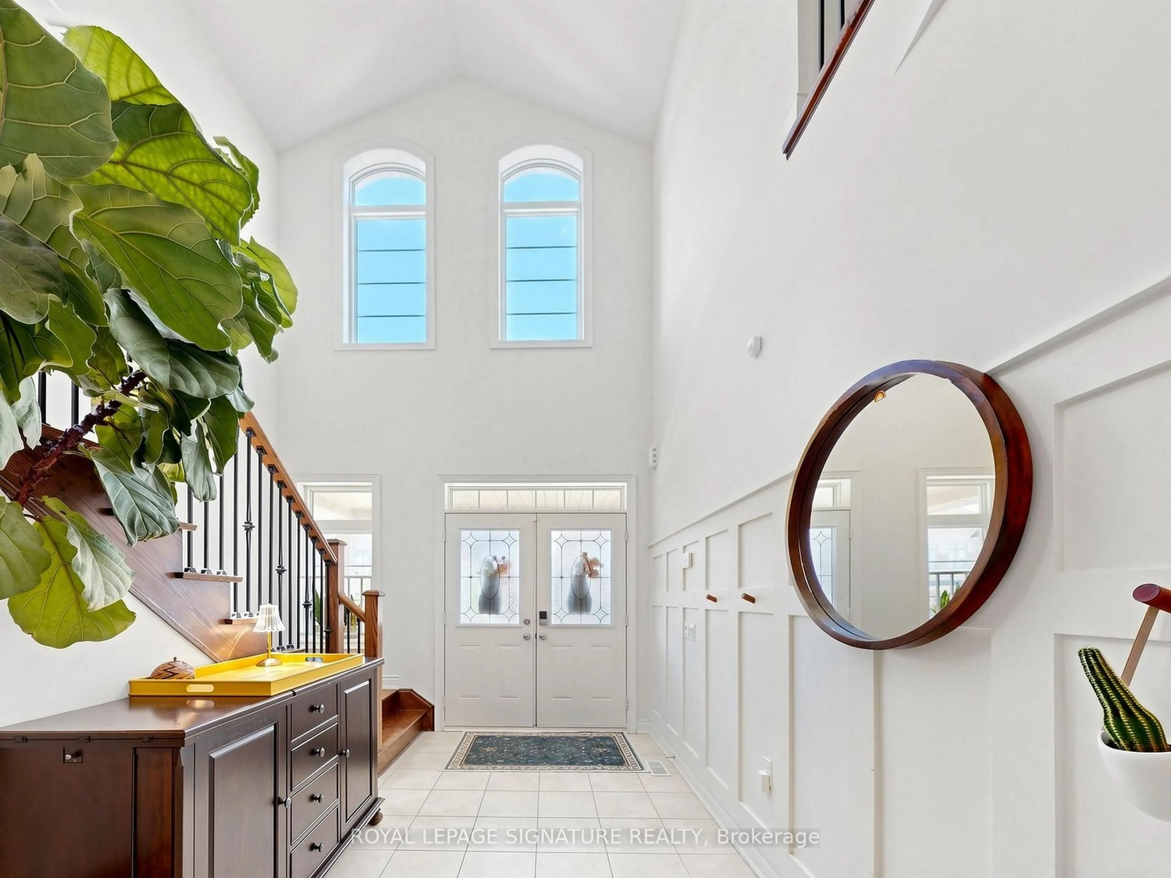 Indoor entryway for 47 Dotchson Ave, Caledon Ontario L7C 4G6