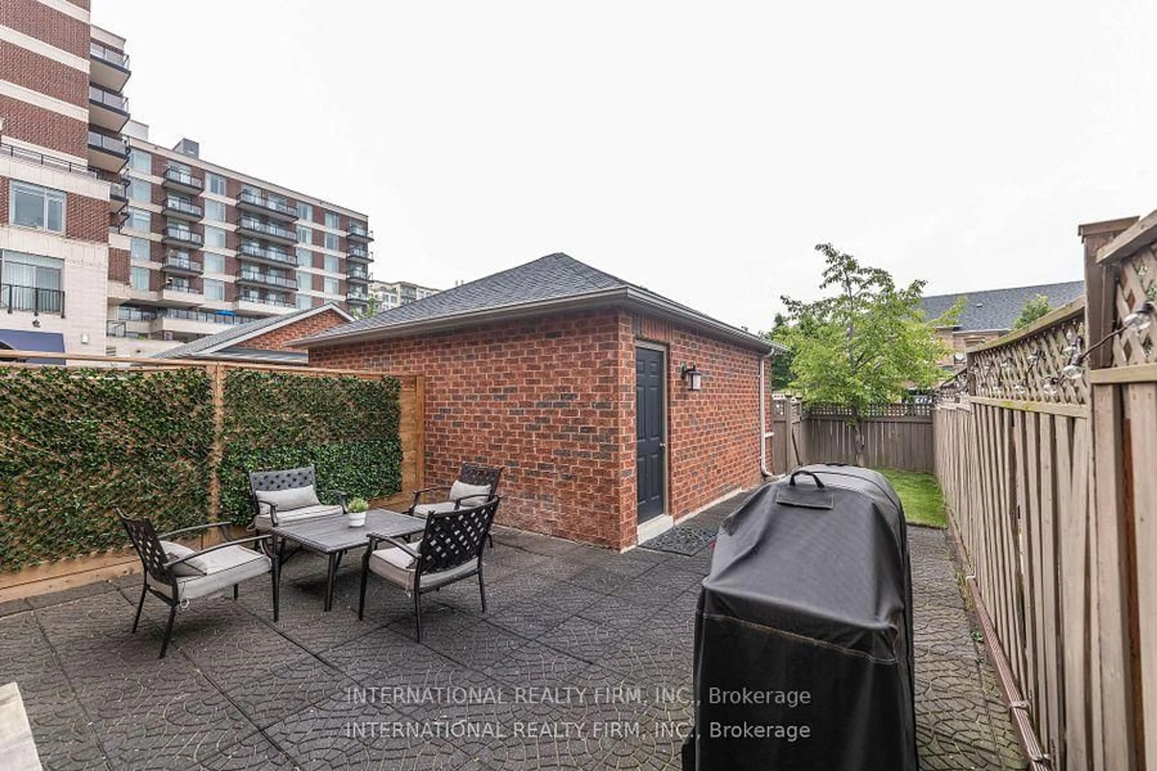 Patio, street for 1855 Appleby Line, Burlington Ontario L7L 7M1