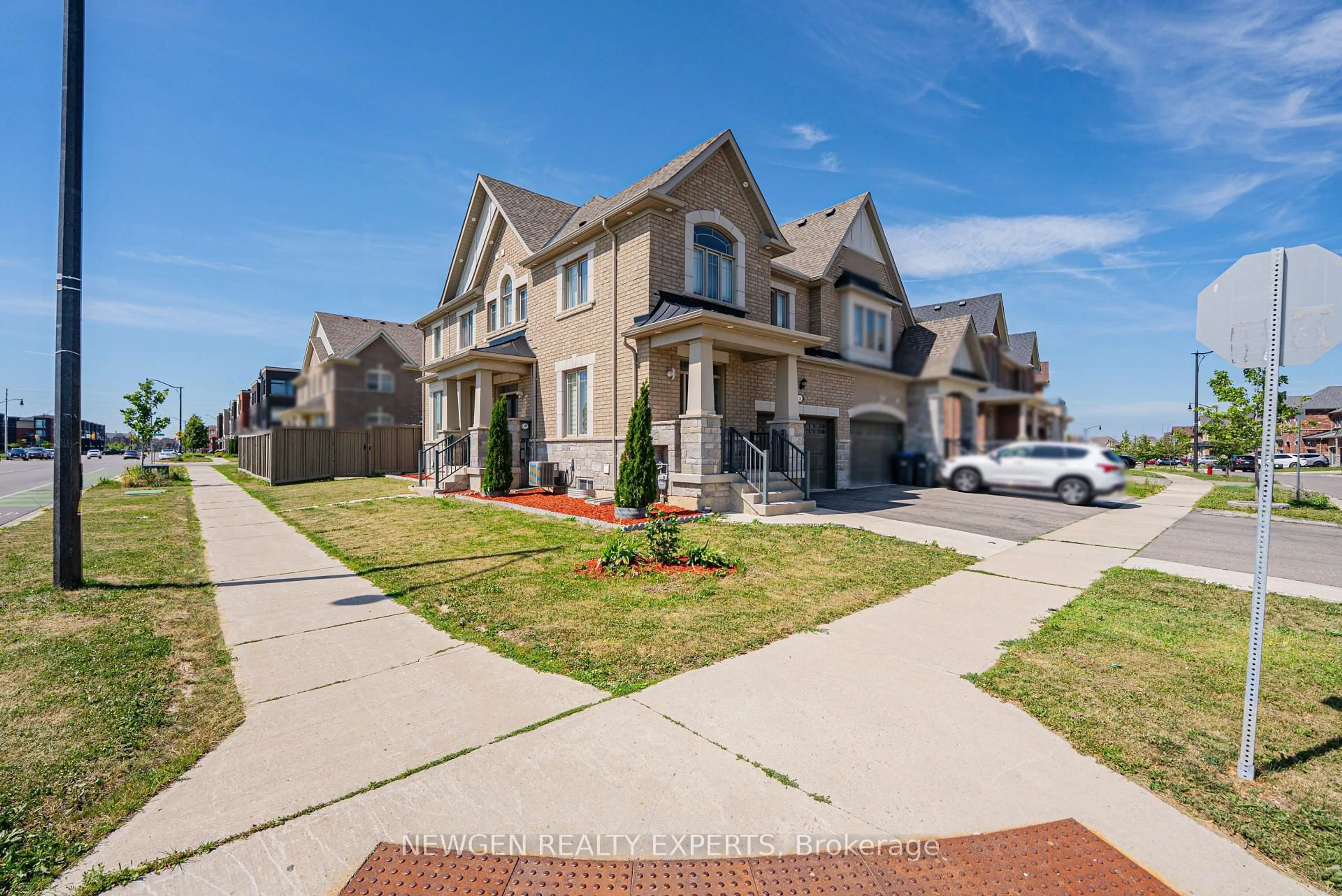 Home with brick exterior material, street for 2 Rangemore Rd, Brampton Ontario L7A 4V8