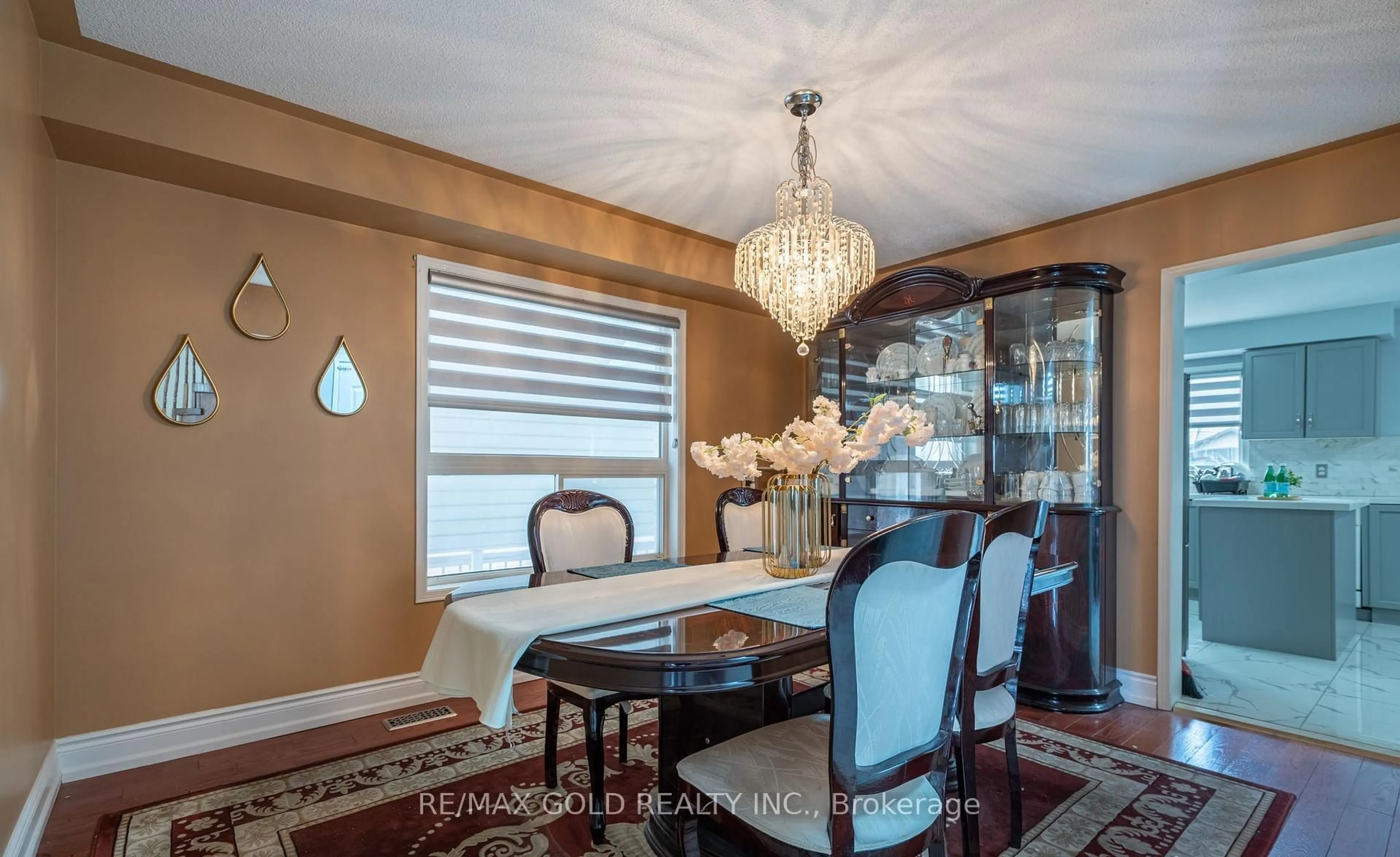 Dining room, unknown for 104 Sunny Meadow Blvd, Brampton Ontario L6R 2C5