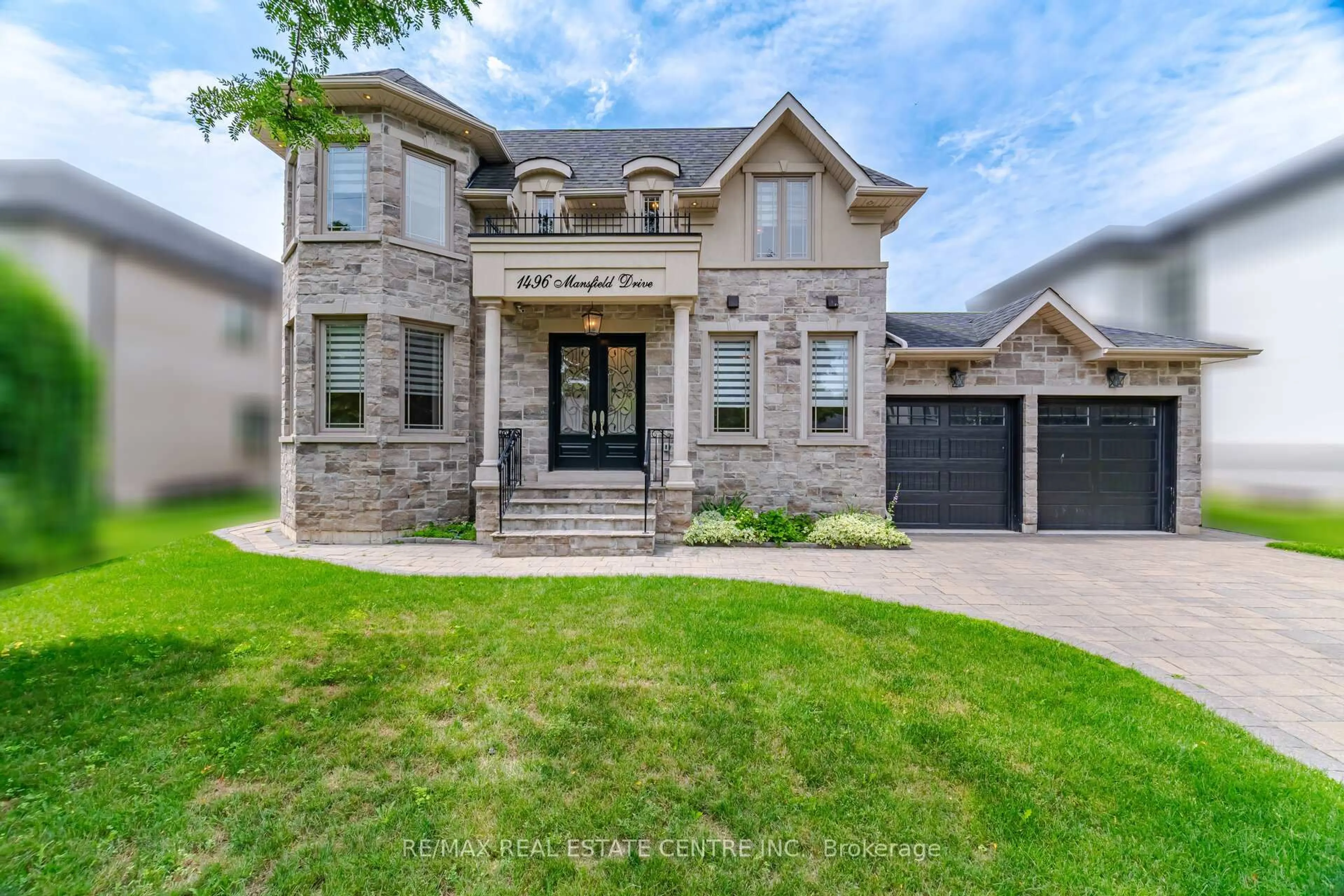 Home with brick exterior material, street for 1496 Mansfield Dr, Oakville Ontario L6H 1K4
