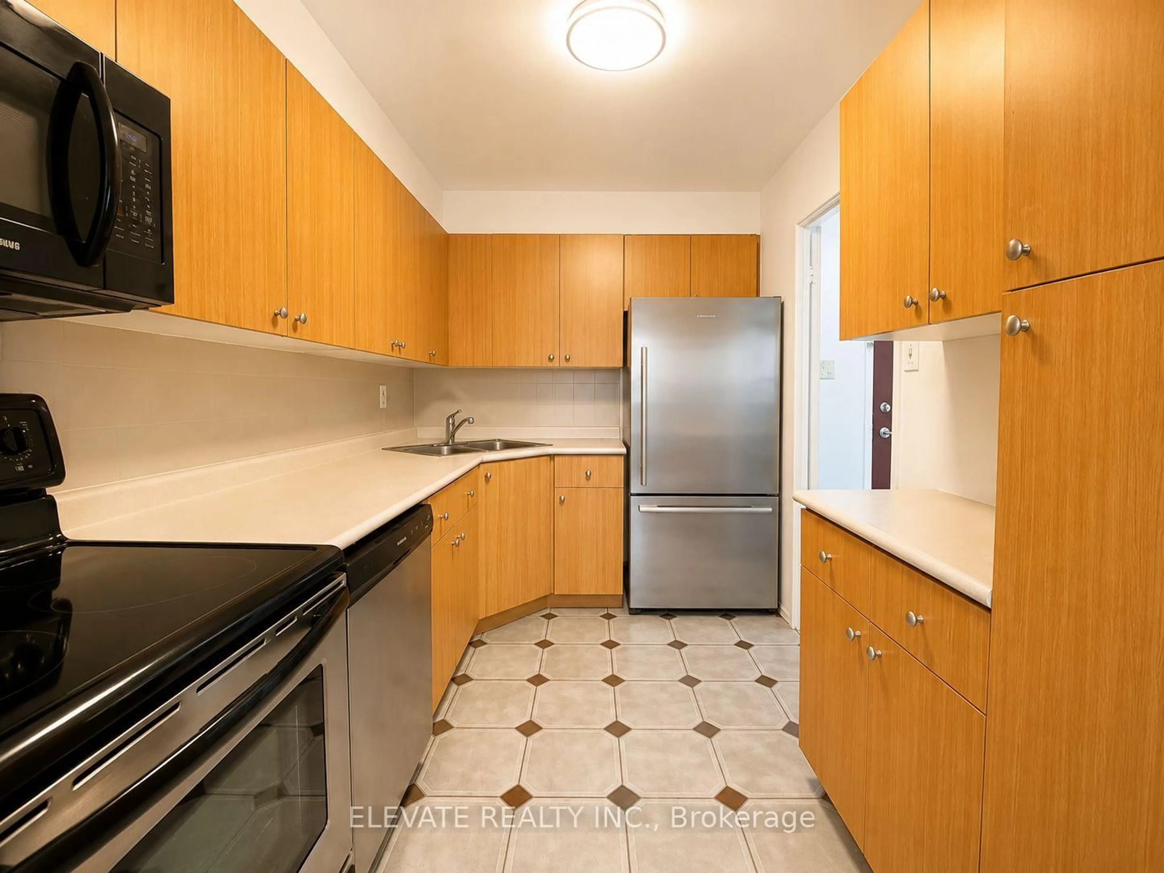 Standard kitchen, unknown for 360 Ridelle Ave #815, Toronto Ontario M6B 1K1