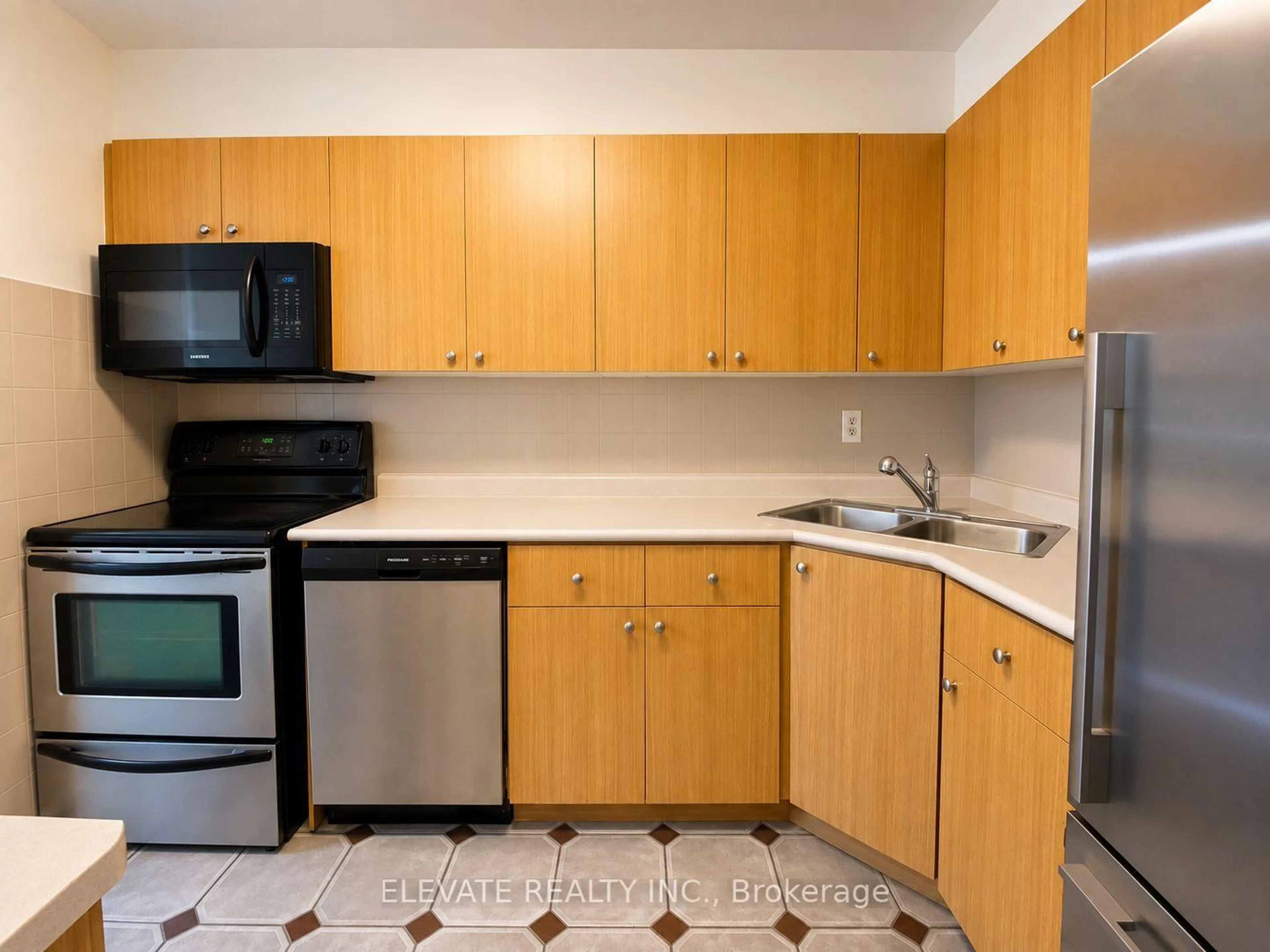 Standard kitchen, unknown for 360 Ridelle Ave #815, Toronto Ontario M6B 1K1