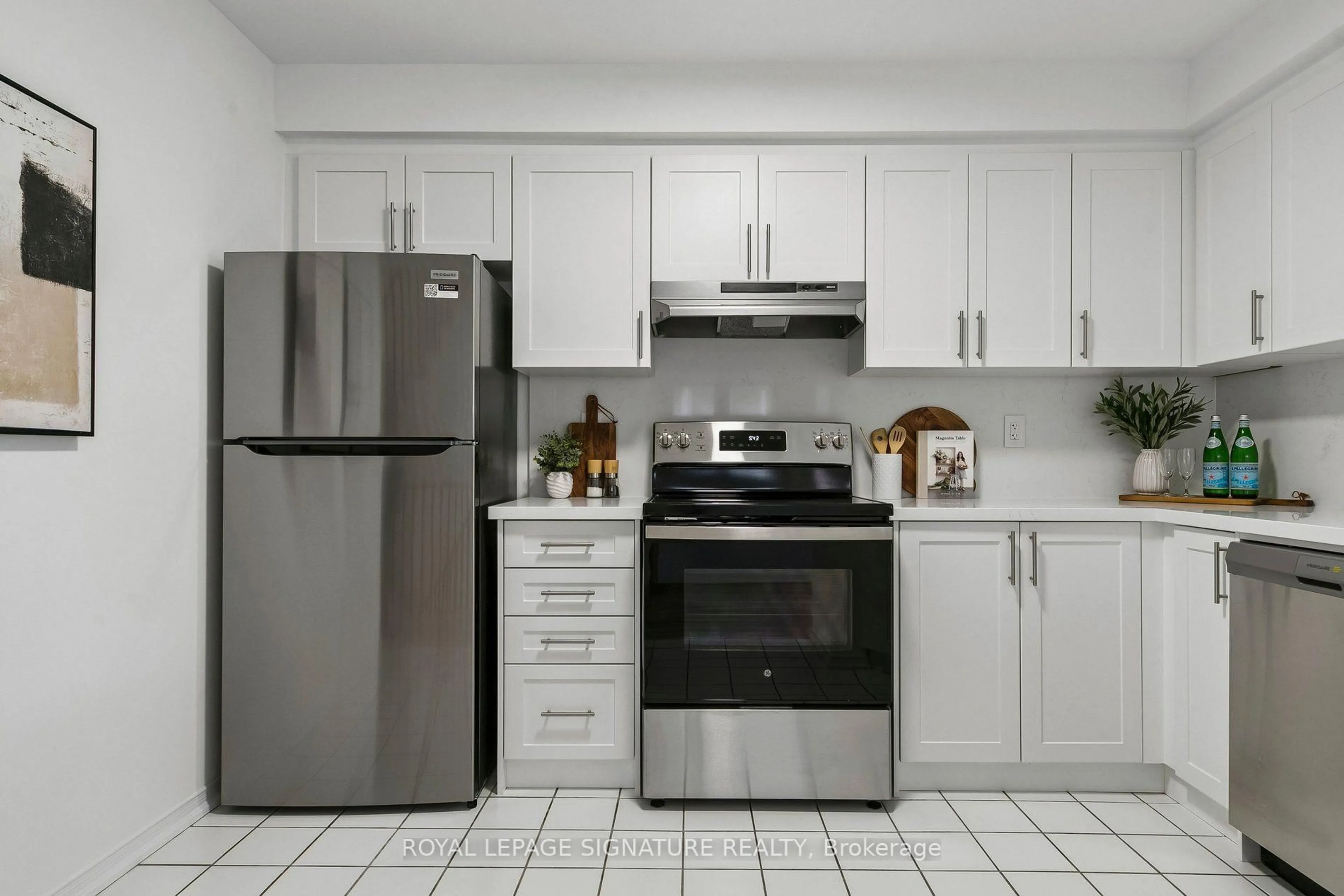 Standard kitchen, unknown for 5255 Palmetto Pl #71, Mississauga Ontario L5M 0H2
