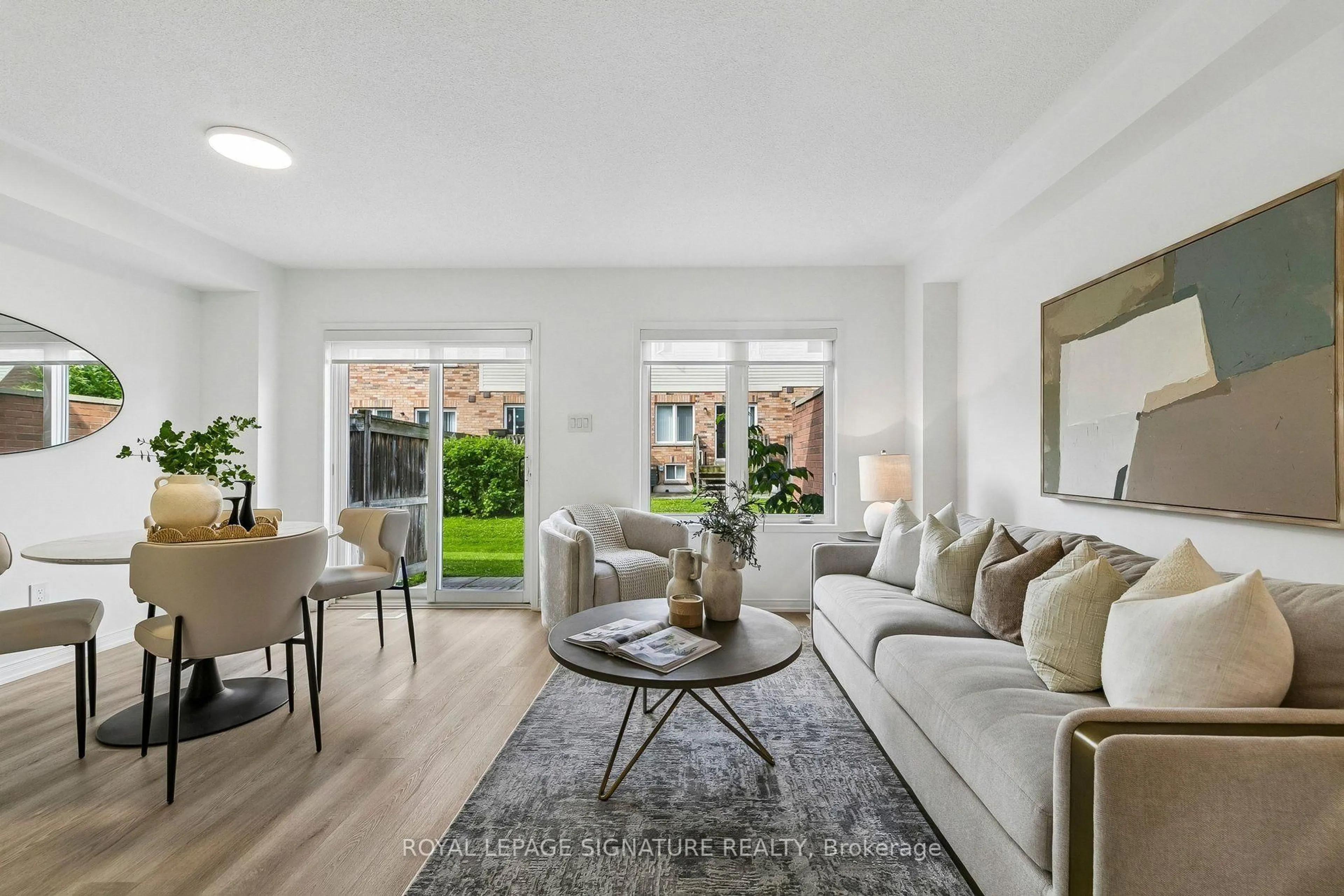 Living room with furniture, unknown for 5255 Palmetto Pl #71, Mississauga Ontario L5M 0H2