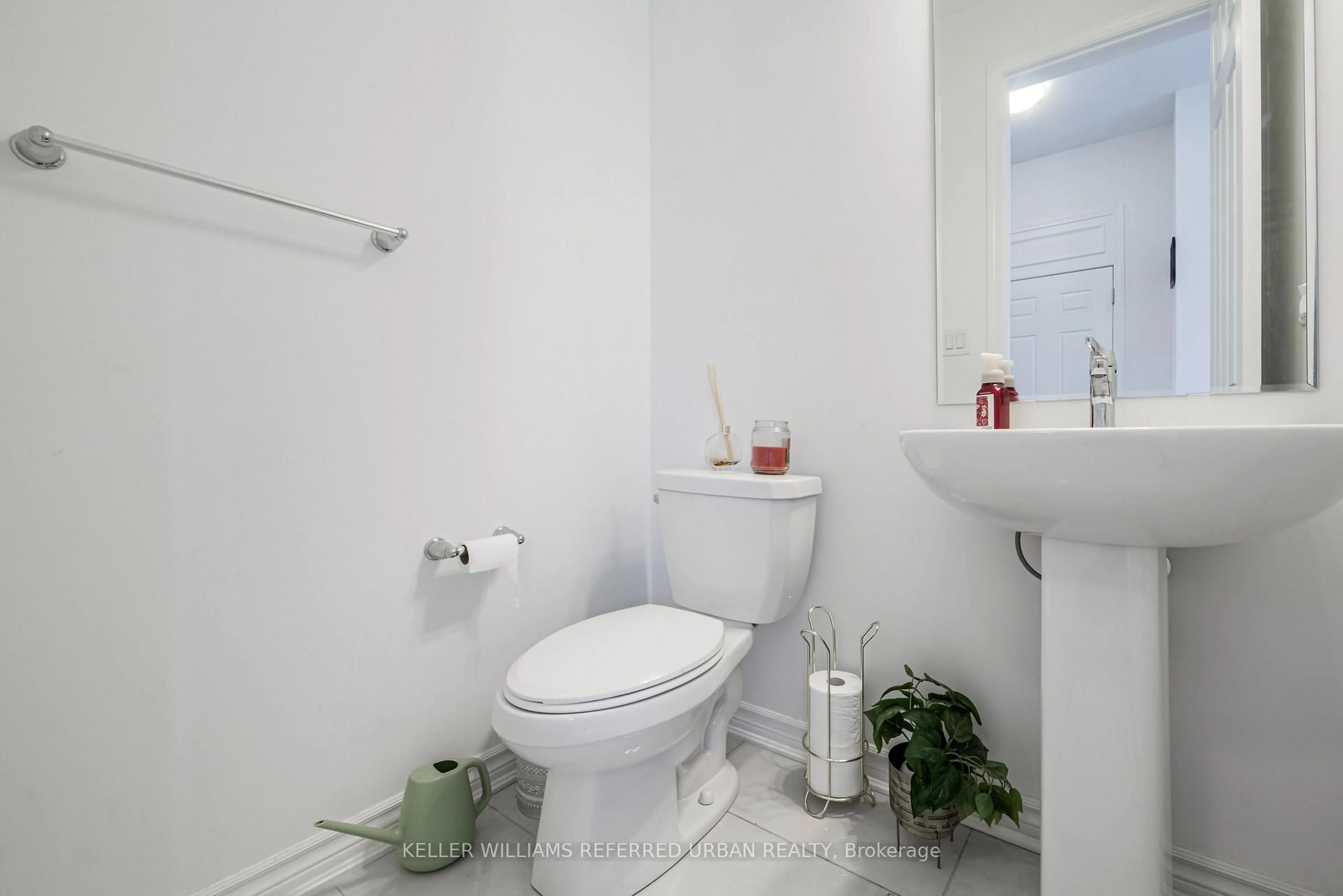 Standard bathroom, ceramic/tile floor for 1257 Ferguson Dr #26, Milton Ontario L9E 2E7