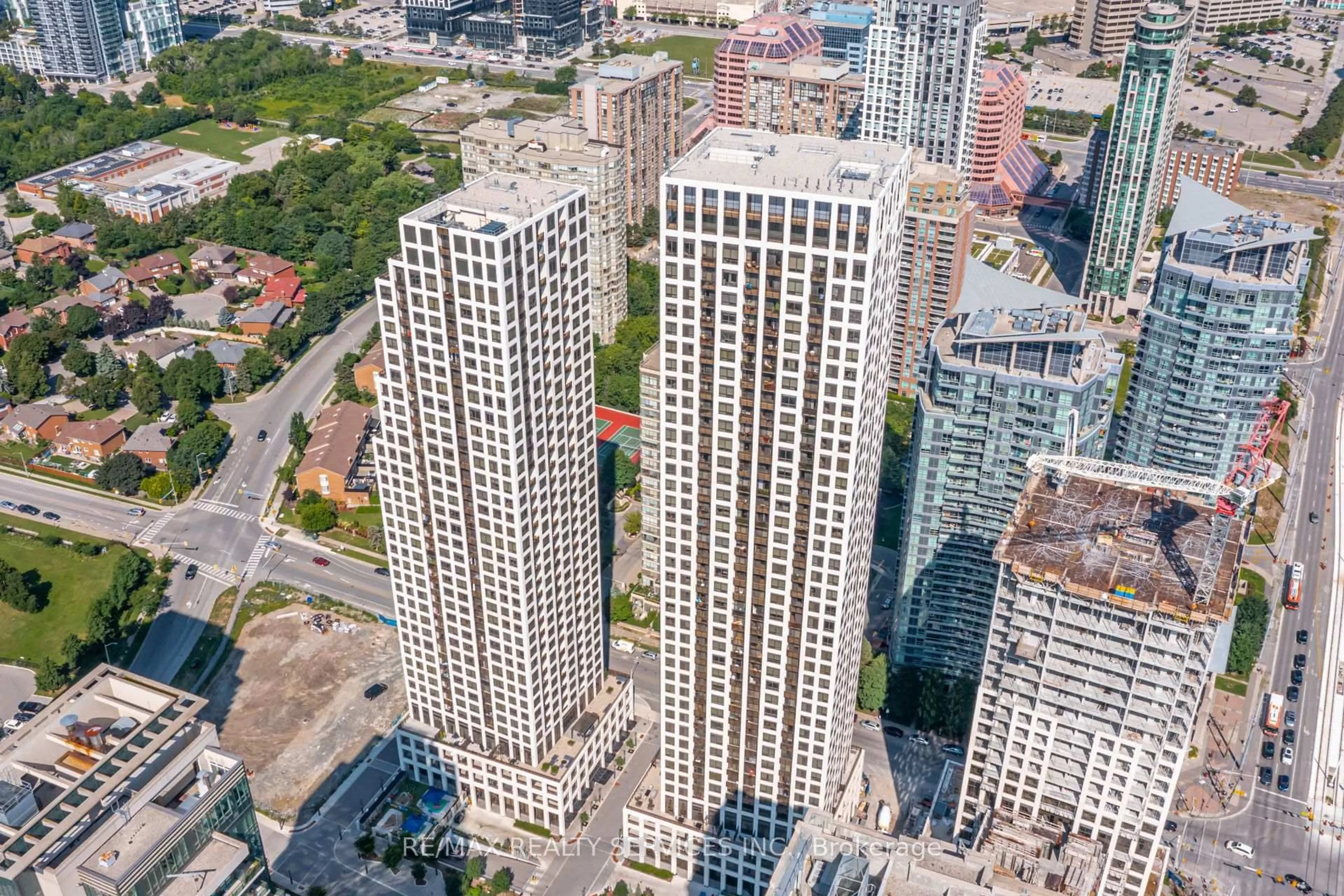 A pic from outside/outdoor area/front of a property/back of a property/a pic from drone, city buildings view from balcony for 36 Elm Dr #2909, Mississauga Ontario L5B 0N3