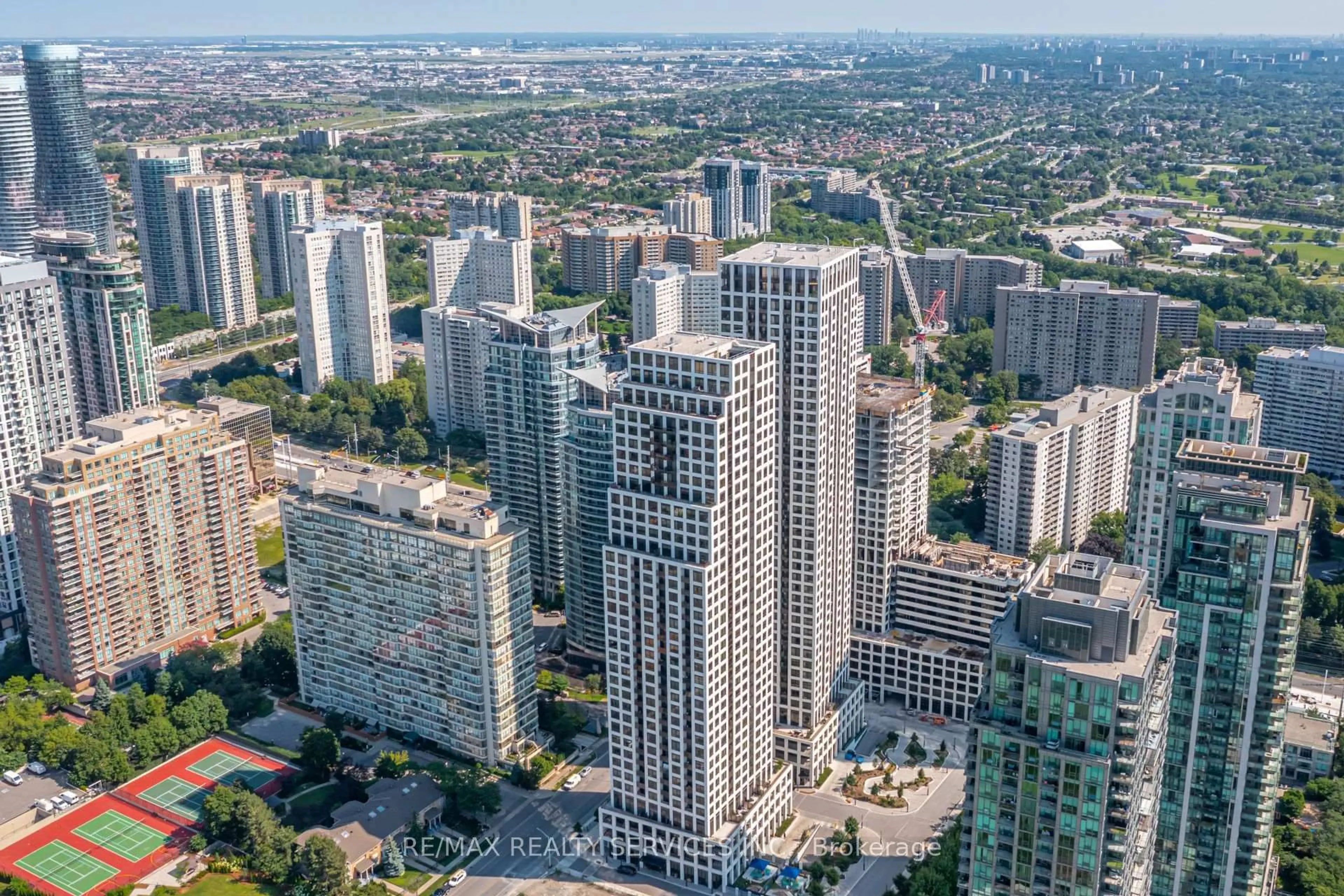 A pic from outside/outdoor area/front of a property/back of a property/a pic from drone, city buildings view from balcony for 36 Elm Dr #2909, Mississauga Ontario L5B 0N3