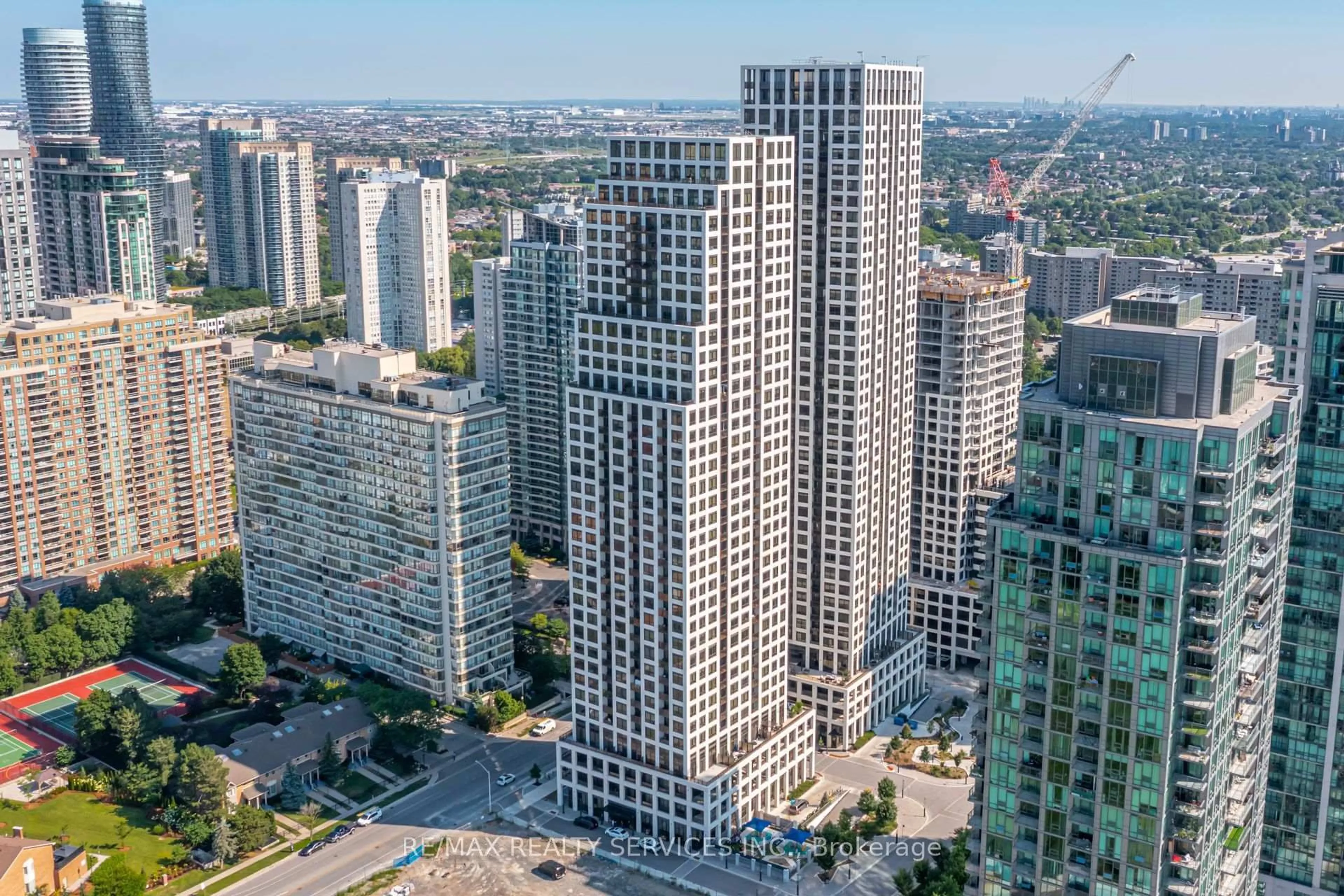 A pic from outside/outdoor area/front of a property/back of a property/a pic from drone, city buildings view from balcony for 36 Elm Dr #3507, Mississauga Ontario L5B 0N3