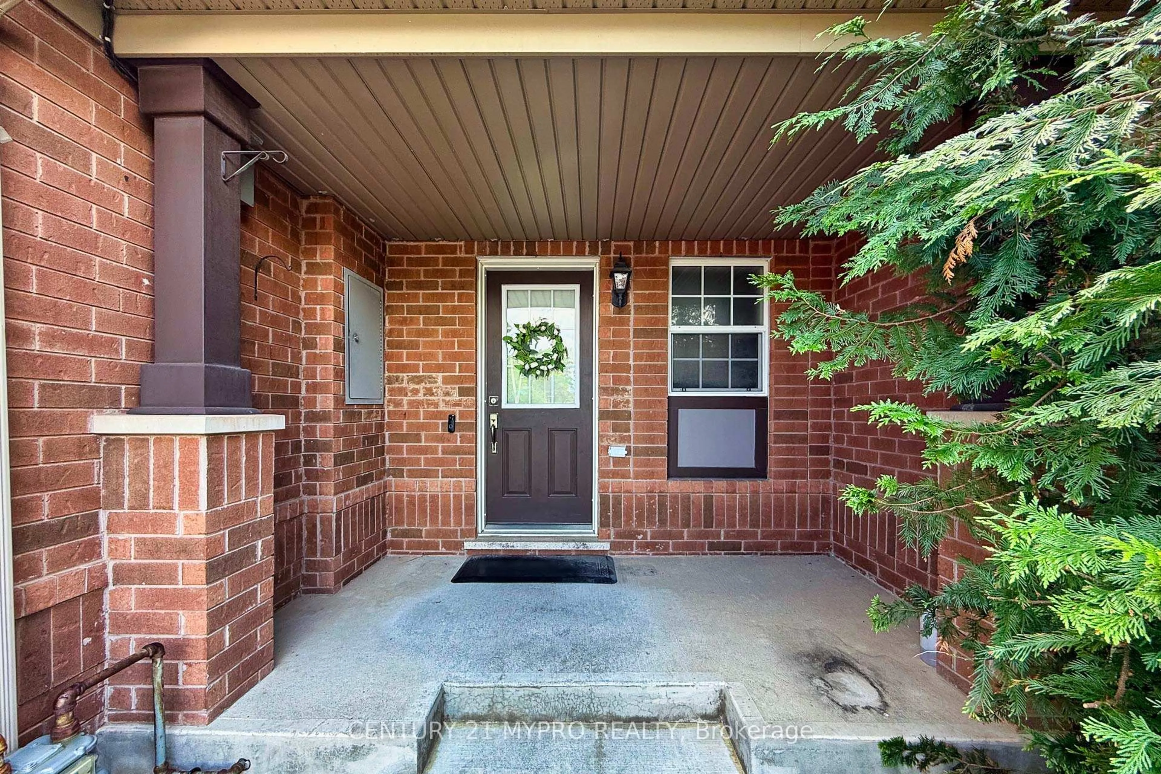 Home with brick exterior material, street for 4026 Donnic Dr, Burlington Ontario L7M 0A7