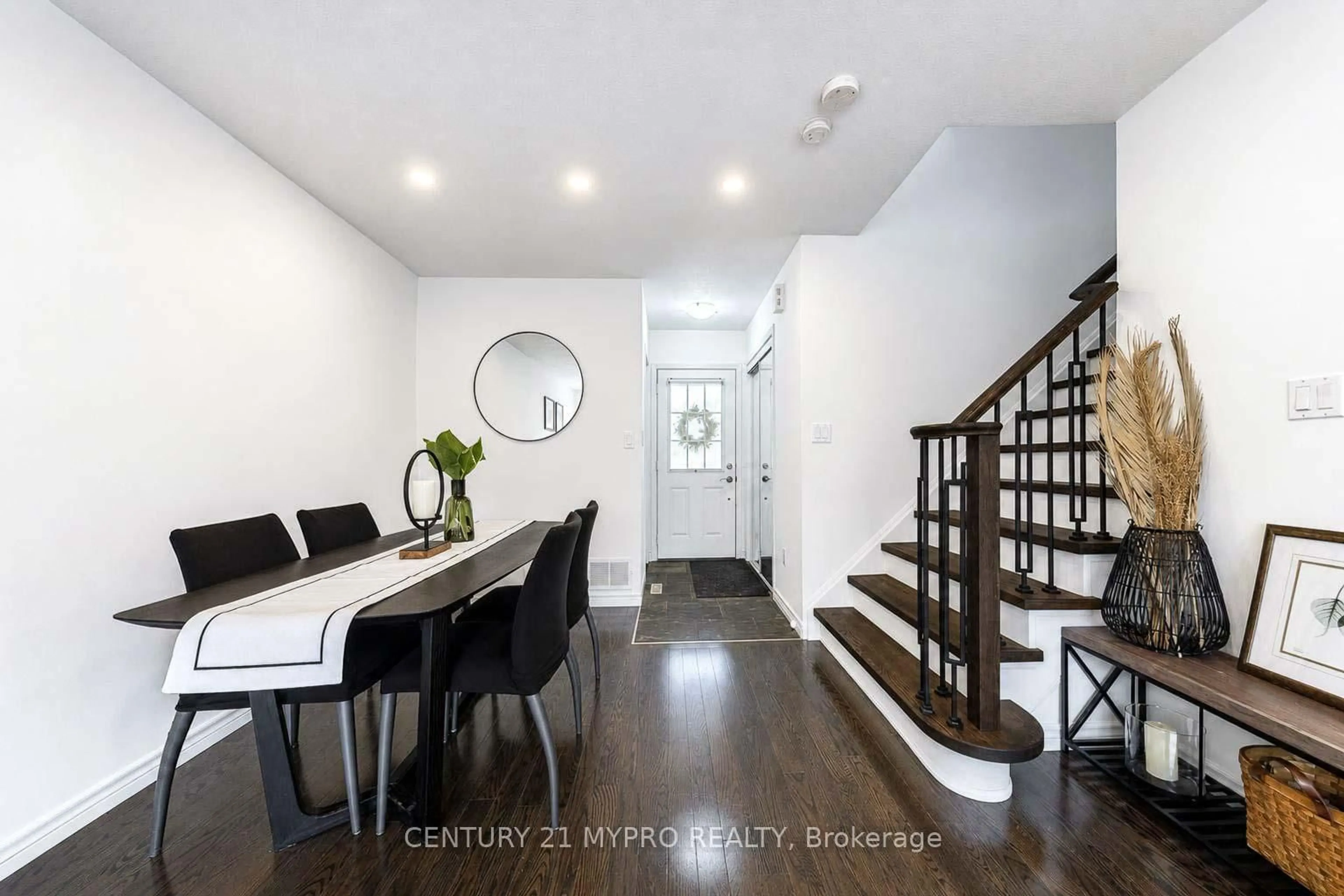 Dining room, unknown for 4026 Donnic Dr, Burlington Ontario L7M 0A7