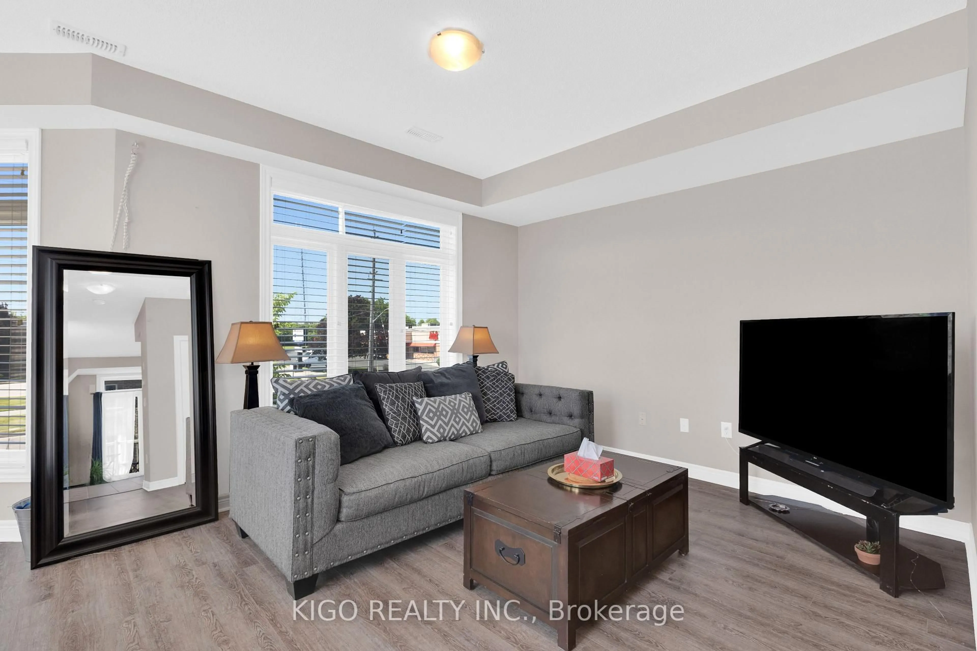 Living room with furniture, unknown for 4119 Palermo Common, Burlington Ontario L7L 0G7
