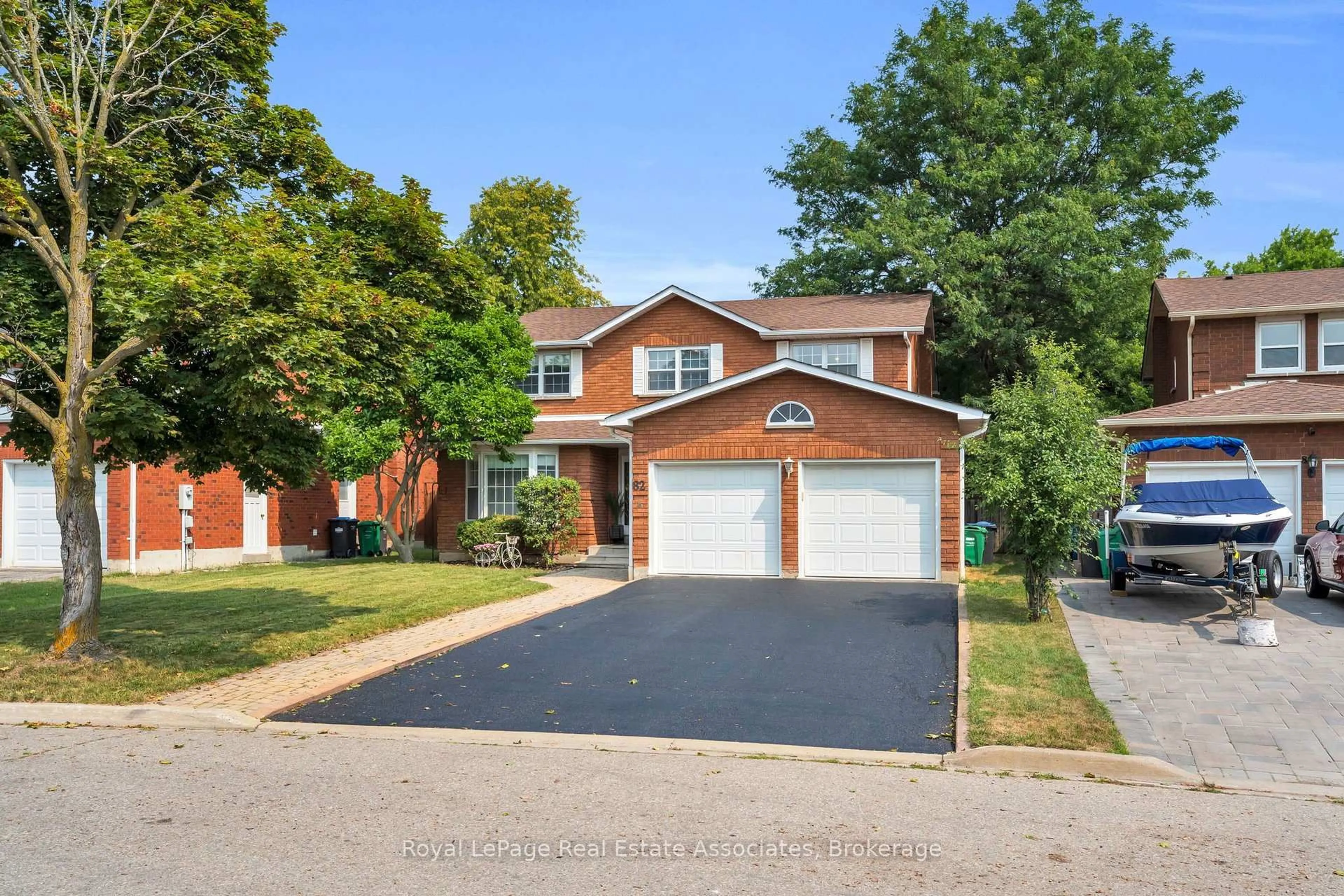 Home with brick exterior material, street for 82 Turtlecreek Blvd, Brampton Ontario L6W 3X9