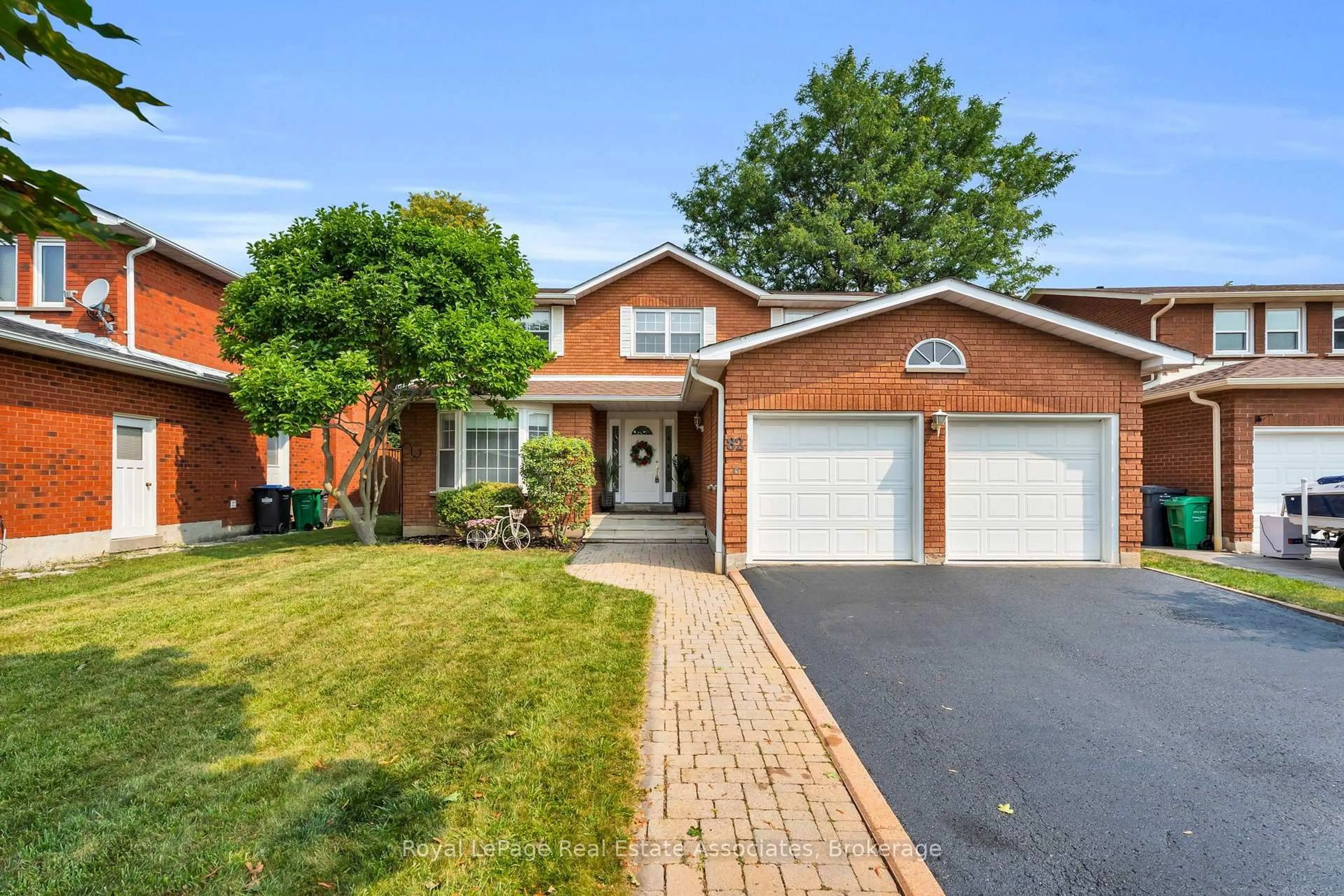 Home with brick exterior material, street for 82 Turtlecreek Blvd, Brampton Ontario L6W 3X9