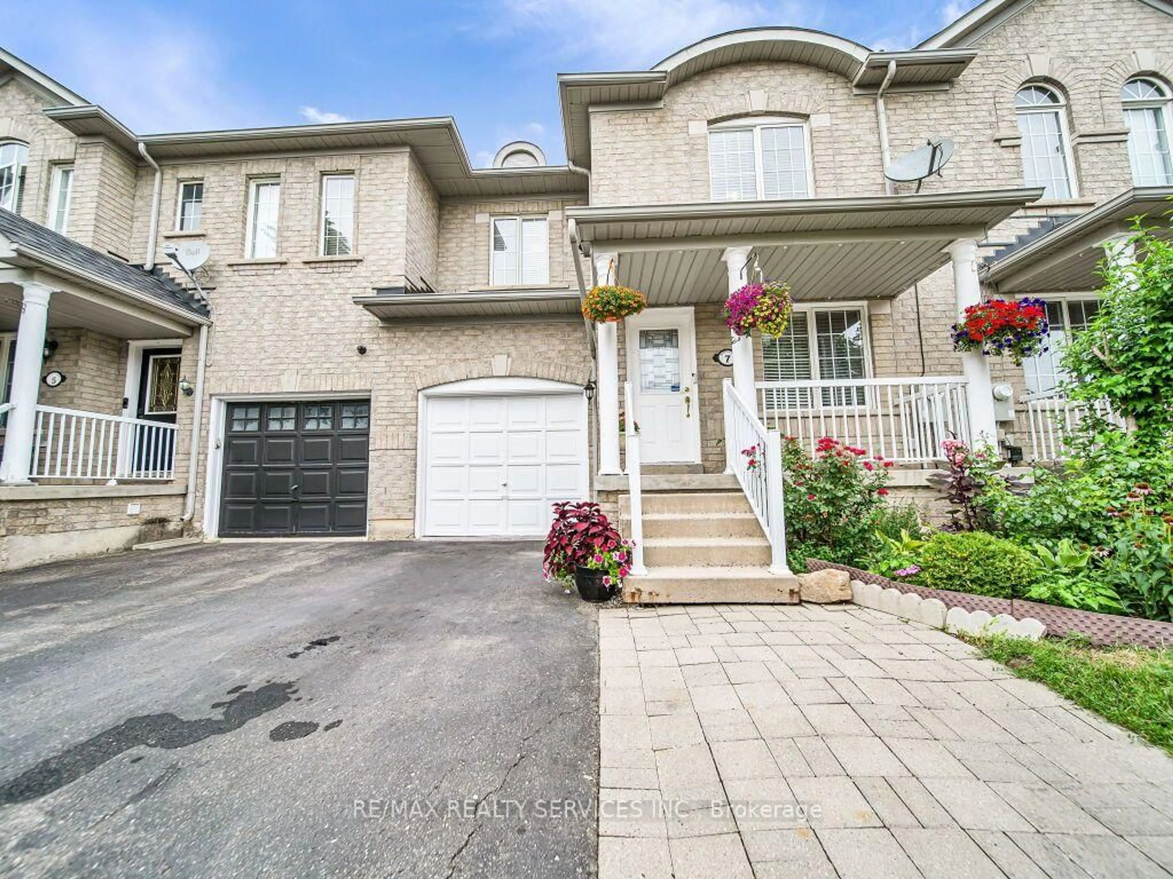 Unknown for 7 Olivett Lane, Brampton Ontario L7A 2X3