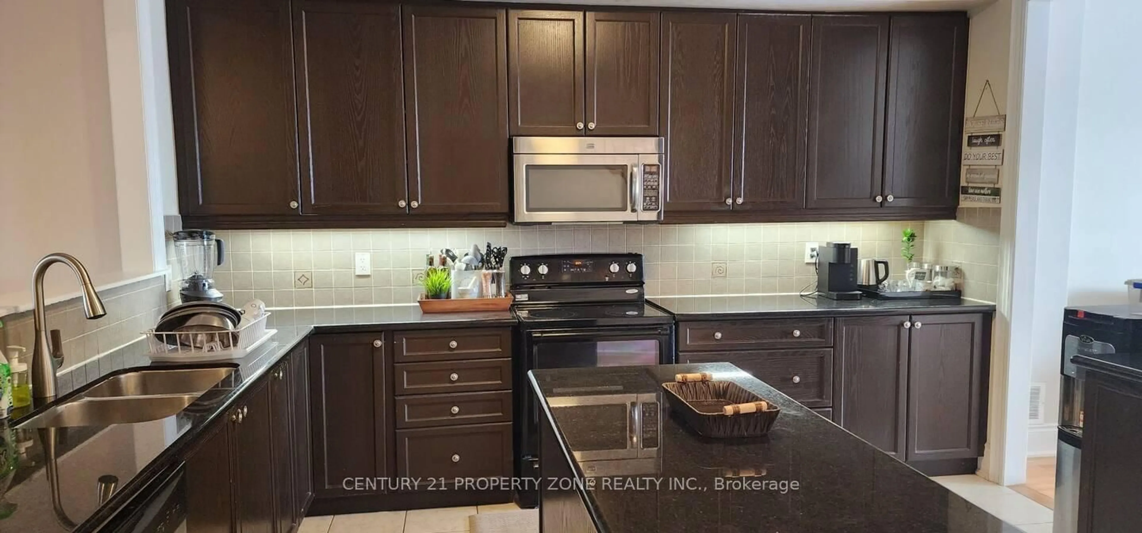 Standard kitchen, unknown for 9033 Derry Rd #15, Milton Ontario L9T 7Y9