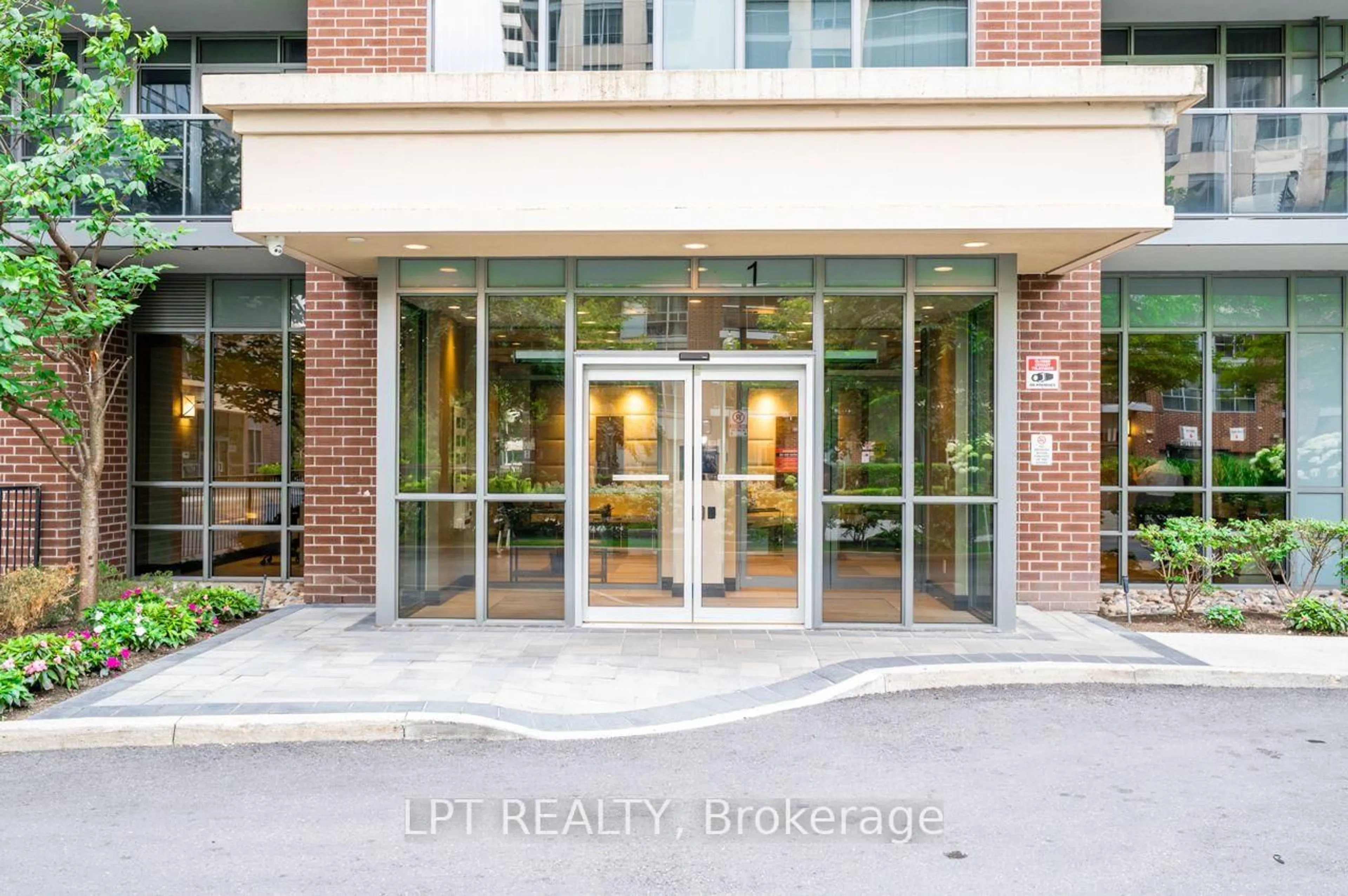Indoor entryway for 1 Michael Power Pl, Toronto Ontario M9A 0A1