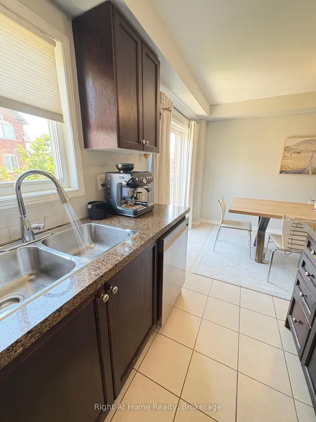 2179 Fiddlers Way #65, Oakville 3