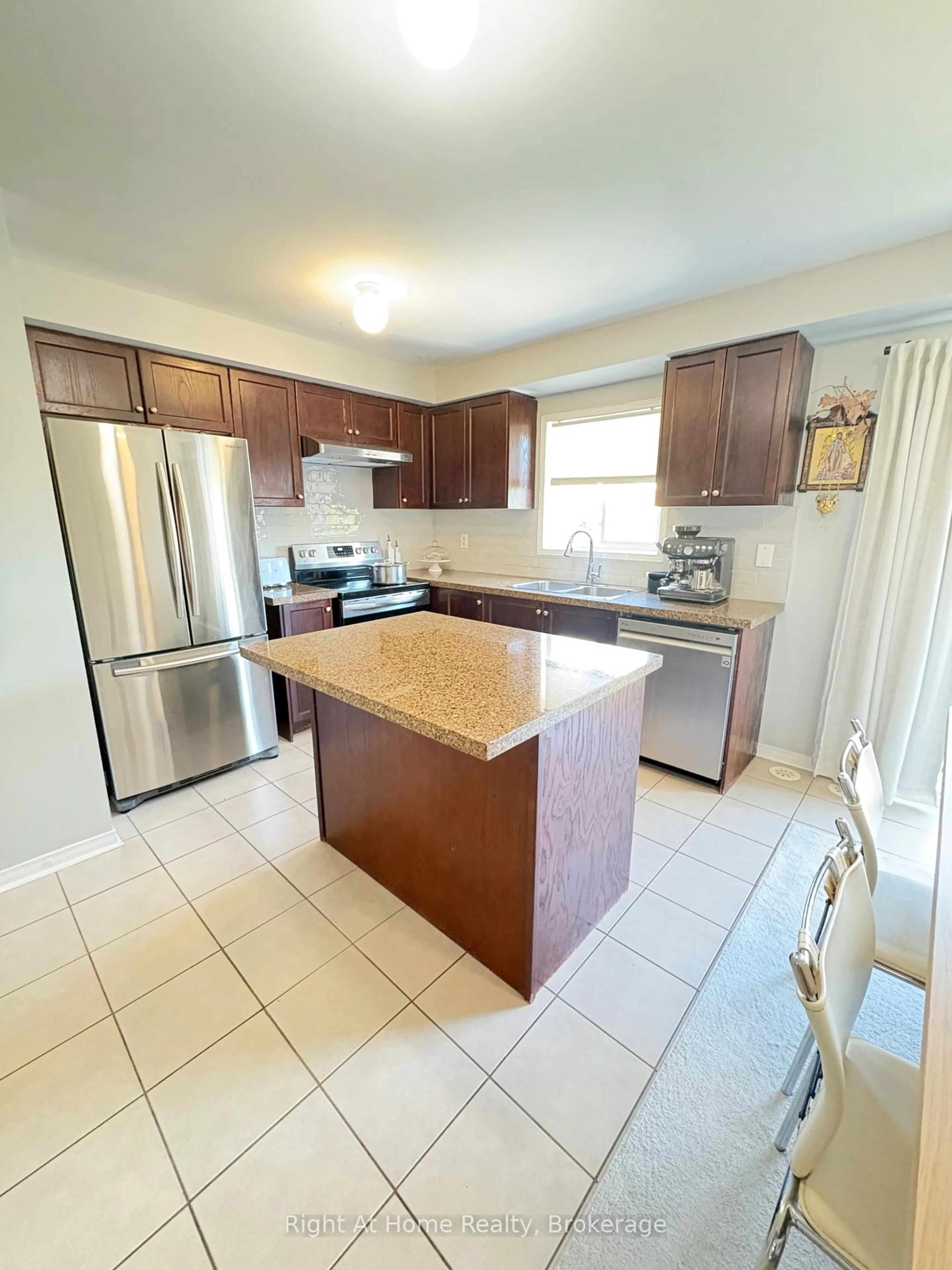 Standard kitchen, ceramic/tile floor for 2179 Fiddlers Way #65, Oakville Ontario L6M 0L6