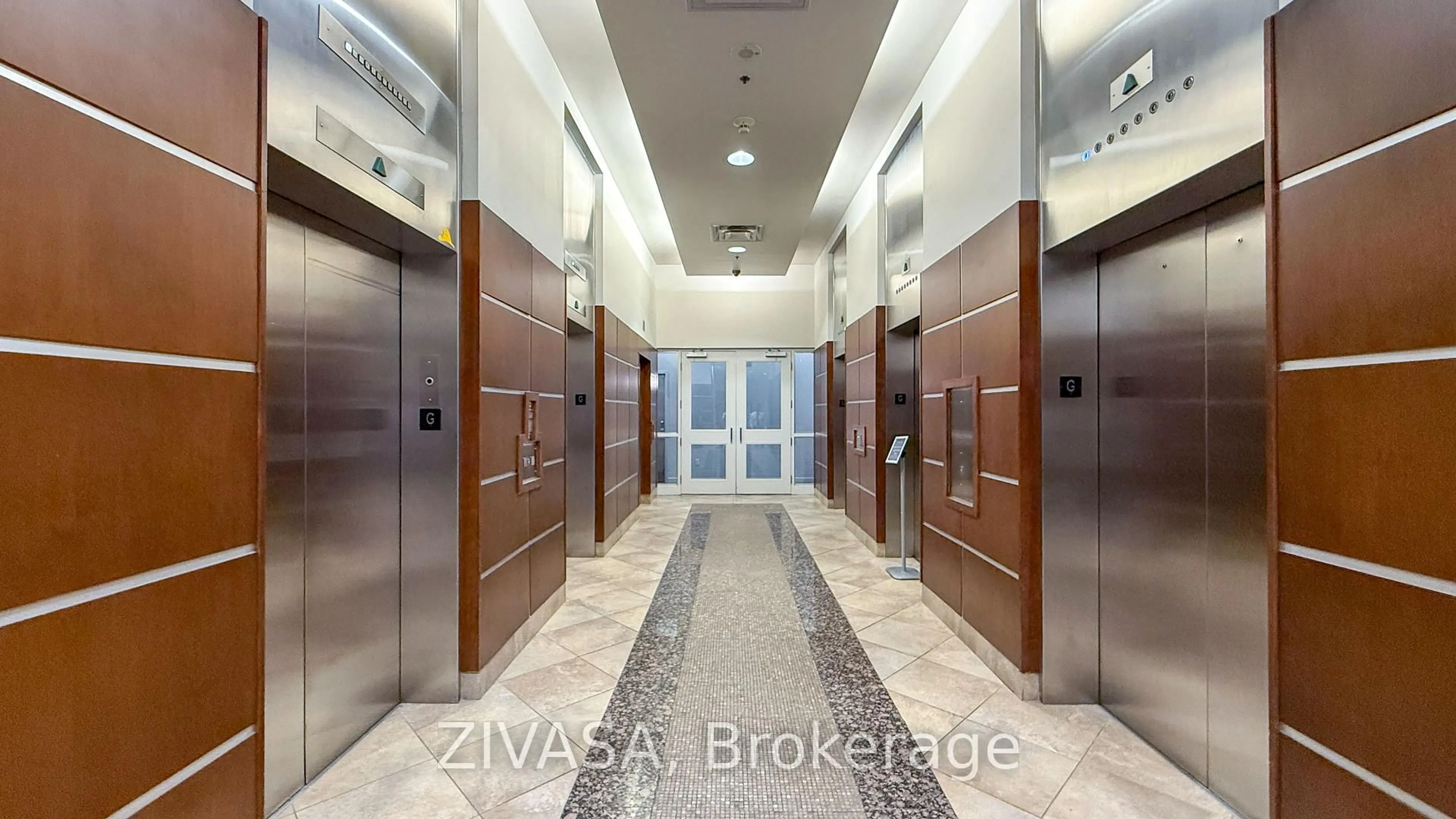 Indoor foyer for 2 Fieldway Rd #218, Toronto Ontario M8Z 0B9
