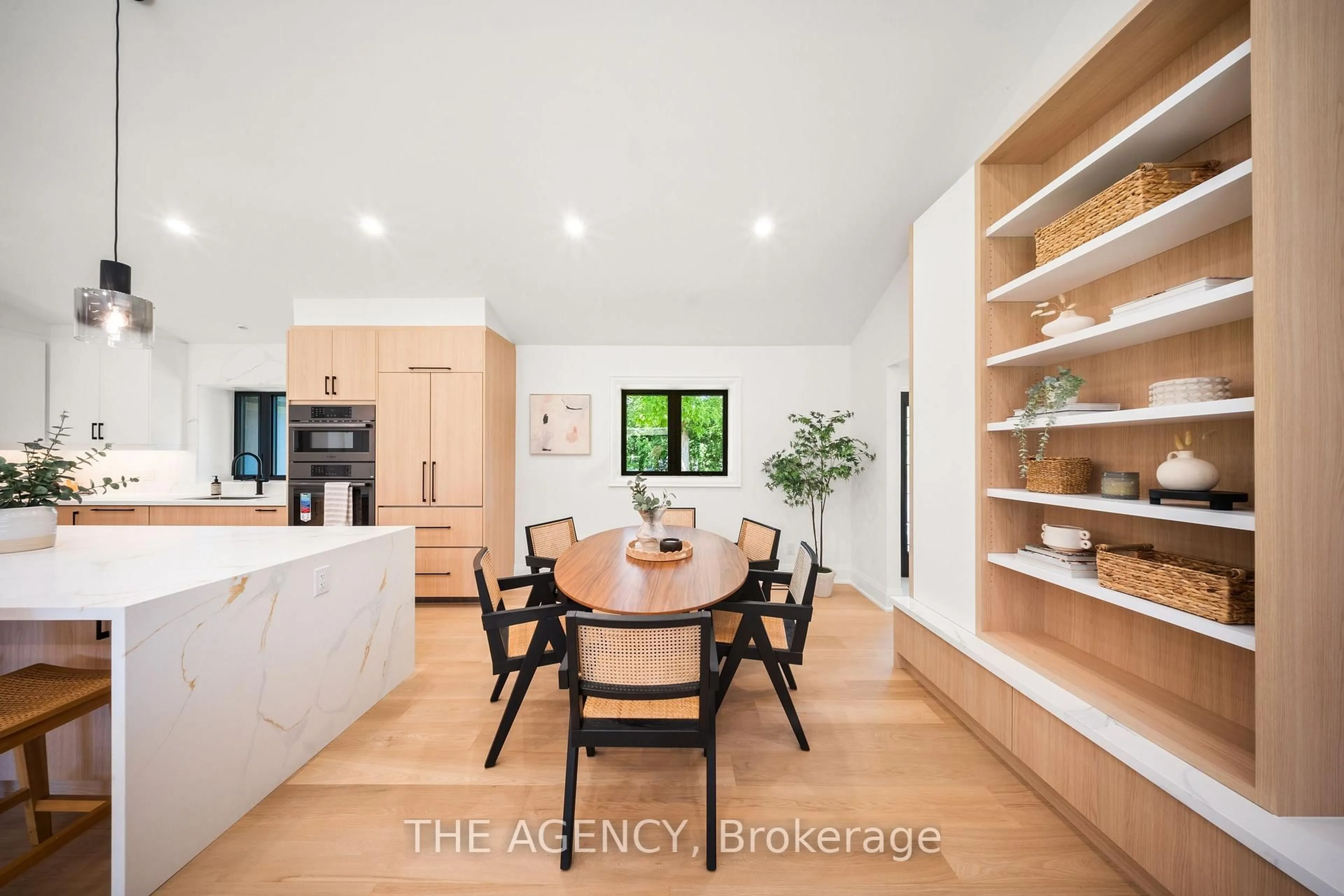 Contemporary kitchen, unknown for 201 Trelawn Ave, Oakville Ontario L6J 4R3