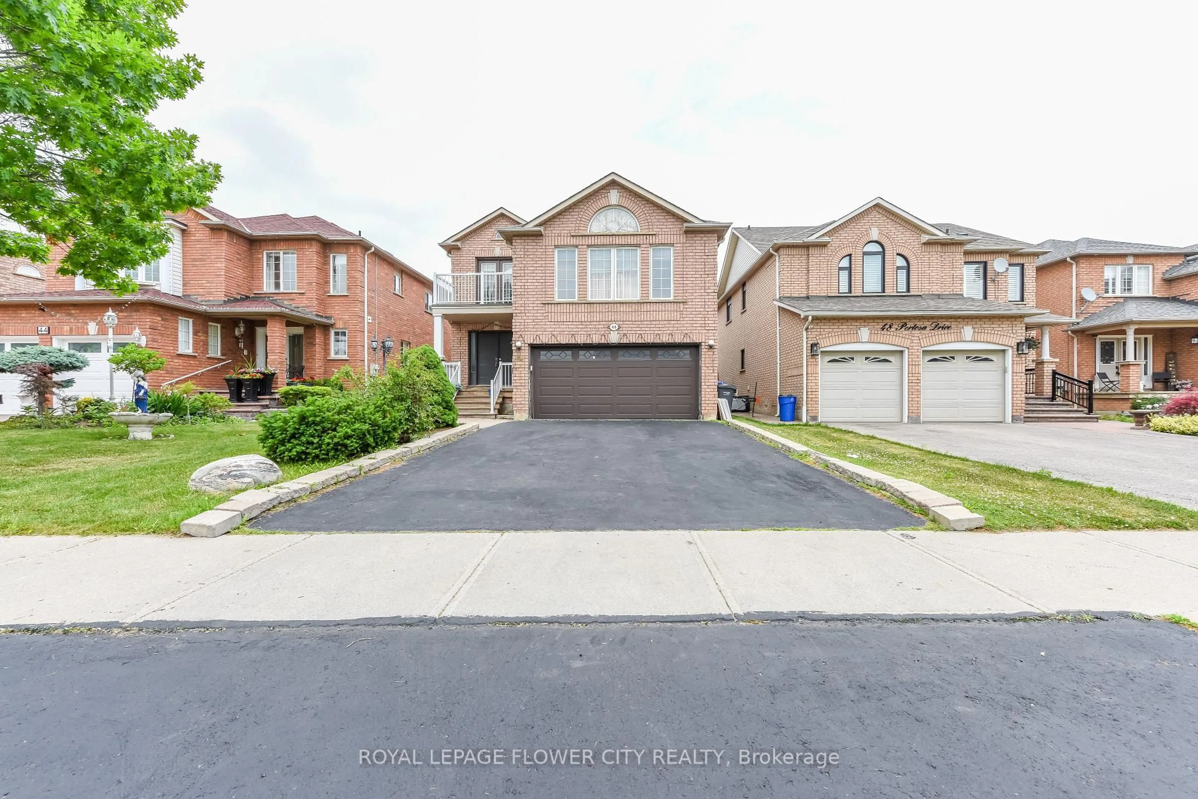 A pic from outside/outdoor area/front of a property/back of a property/a pic from drone, street for 46 Pertosa Dr, Brampton Ontario L6X 4W8