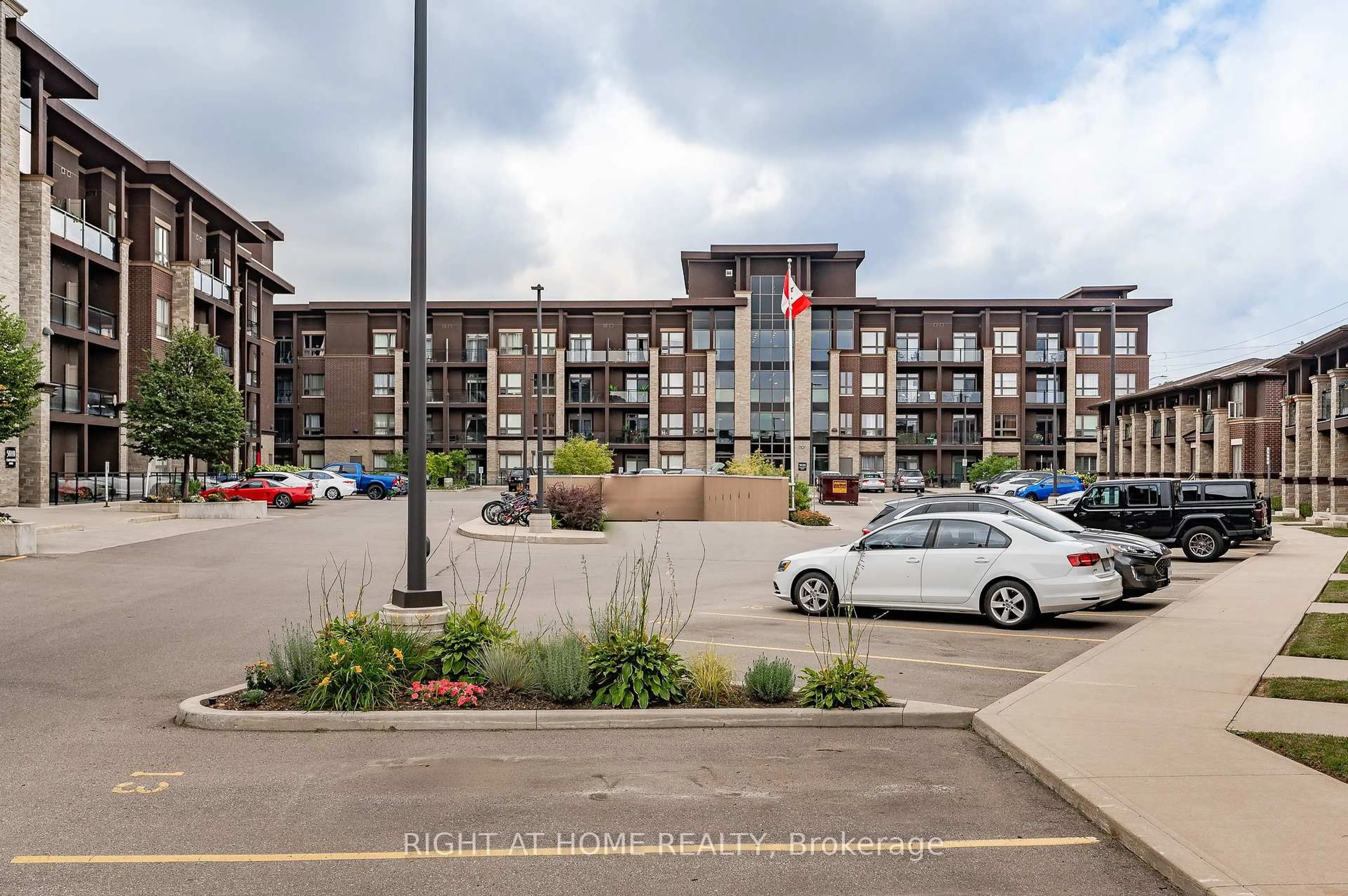 A pic from outside/outdoor area/front of a property/back of a property/a pic from drone, street for 5020 Corporate Dr #107, Burlington Ontario L7L 0H7