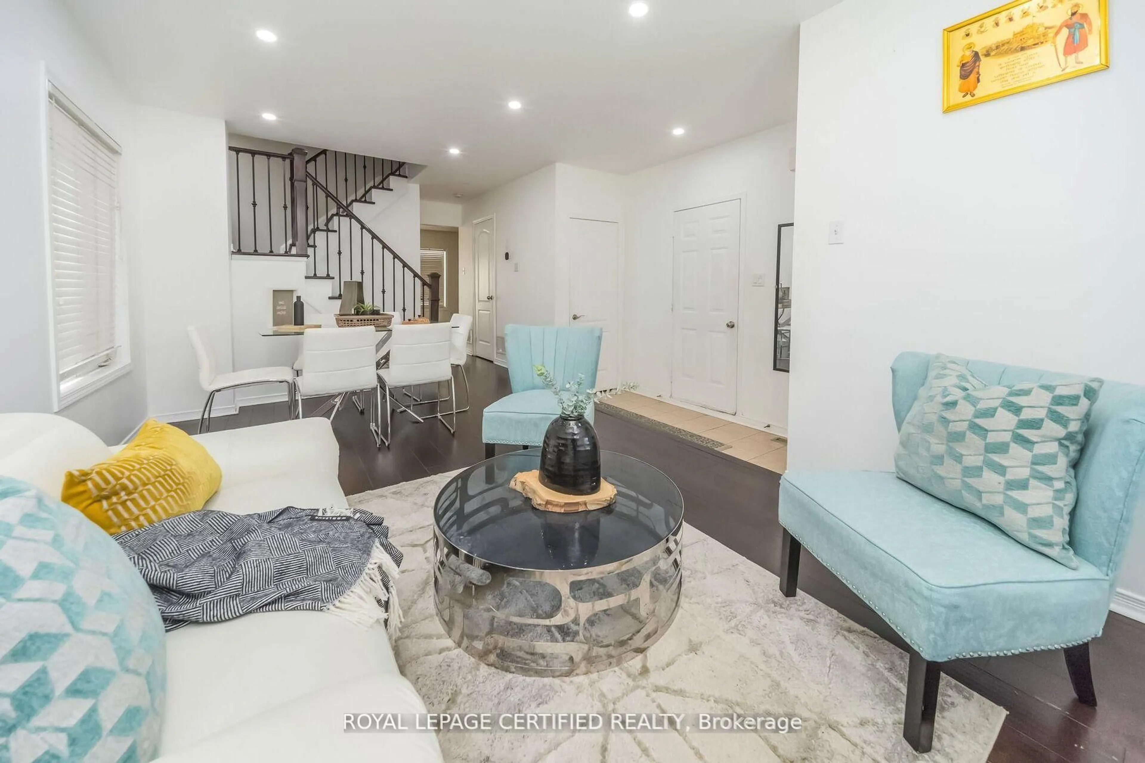 Living room with furniture, unknown for 3 Olde Town Rd, Brampton Ontario L6X 4V1