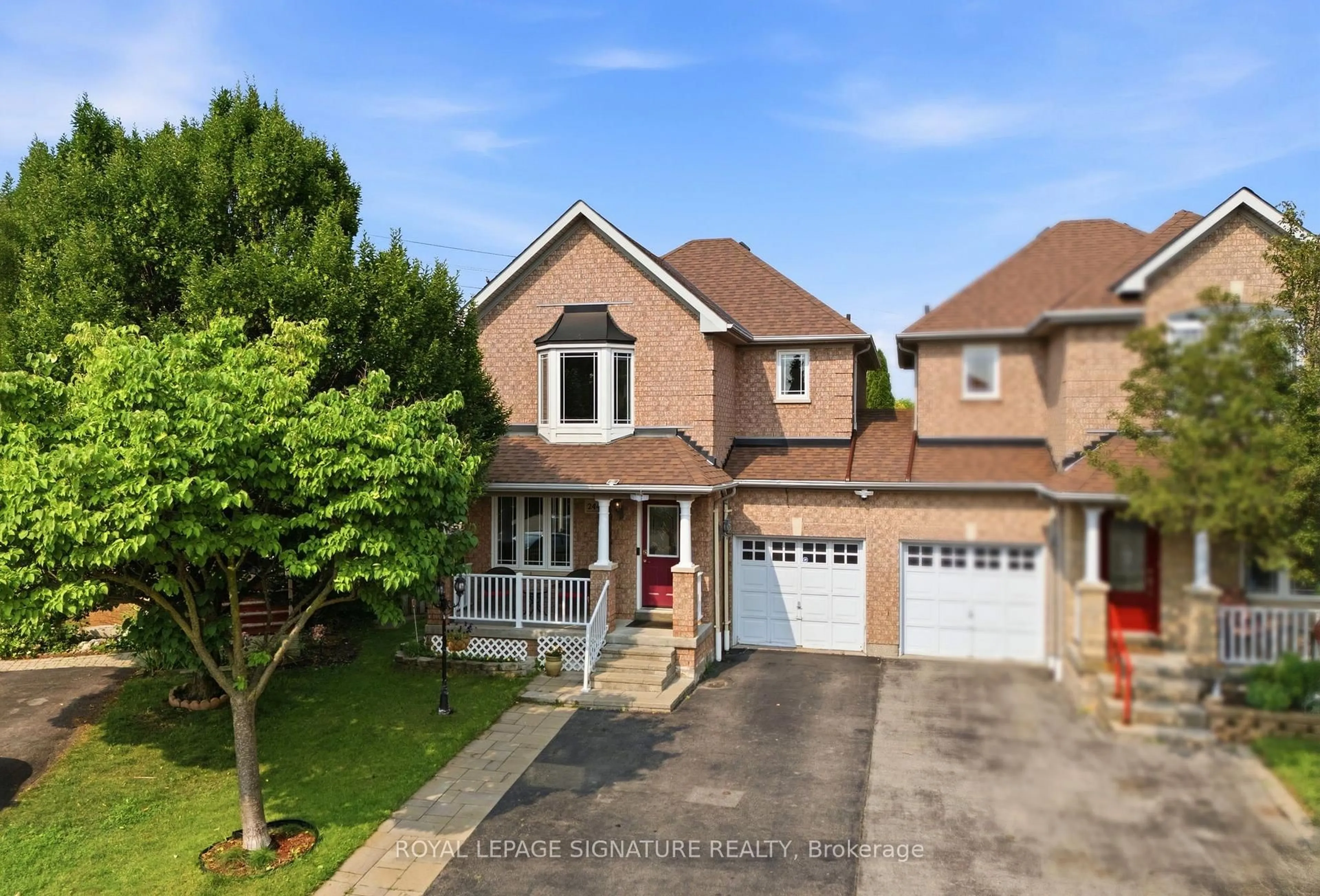 A pic from outside/outdoor area/front of a property/back of a property/a pic from drone, street for 2449 BANKSIDE DR Dr, Mississauga Ontario L5M 6E6