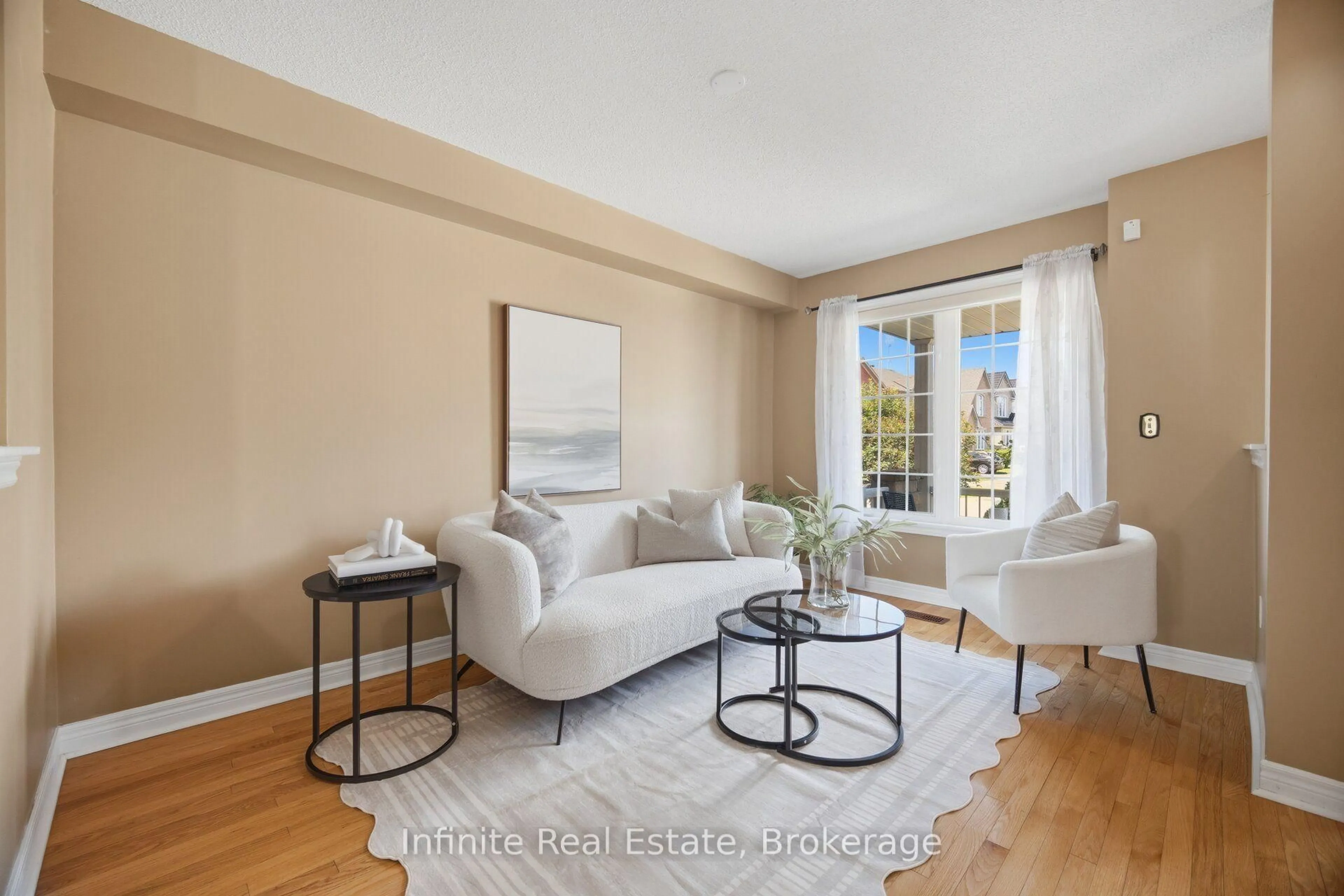 Living room with furniture, unknown for 4748 James Austin Dr, Mississauga Ontario L4Z 4H2