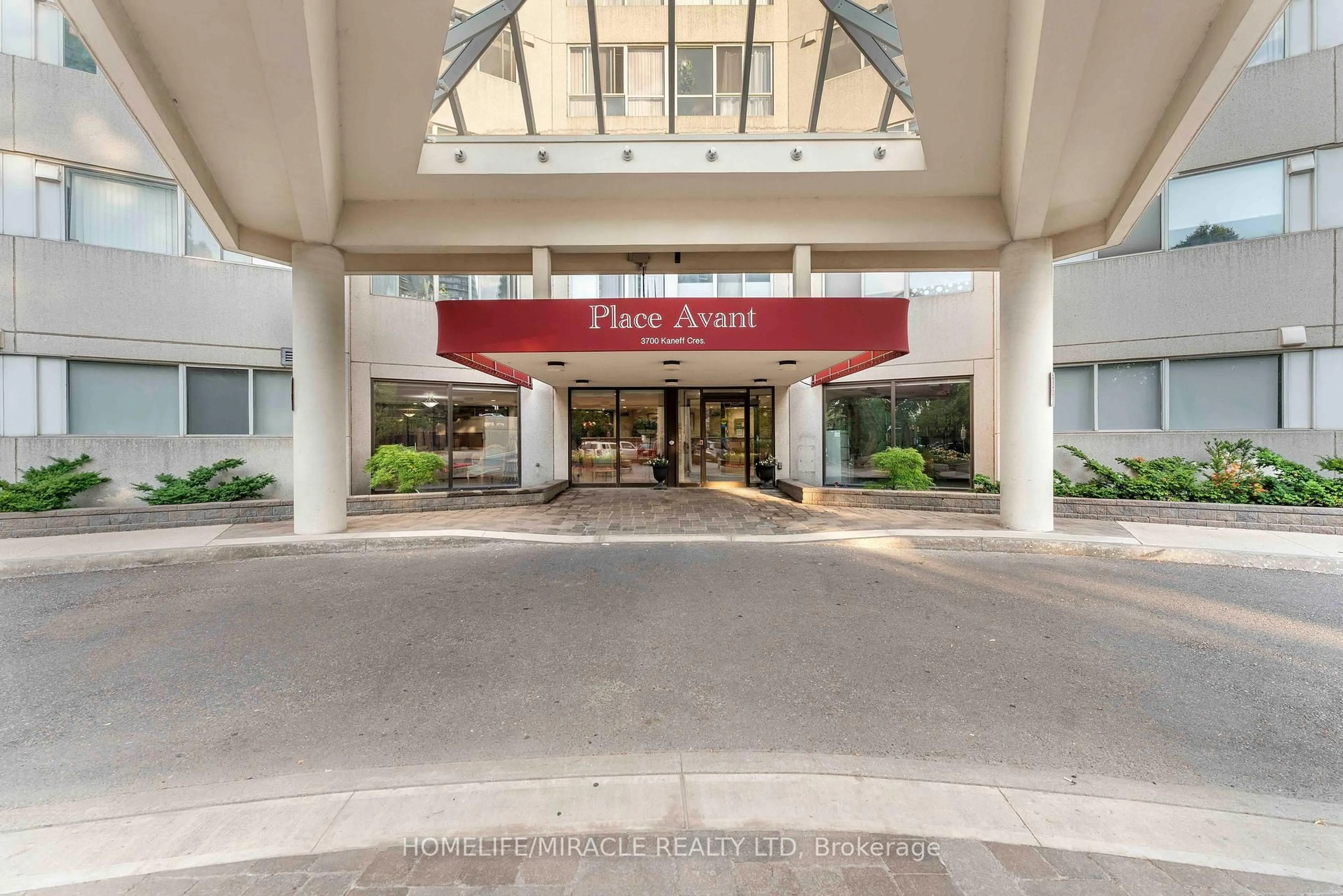 Unknown for 3700 Kaneff Cres #202, Mississauga Ontario L5A 4B8