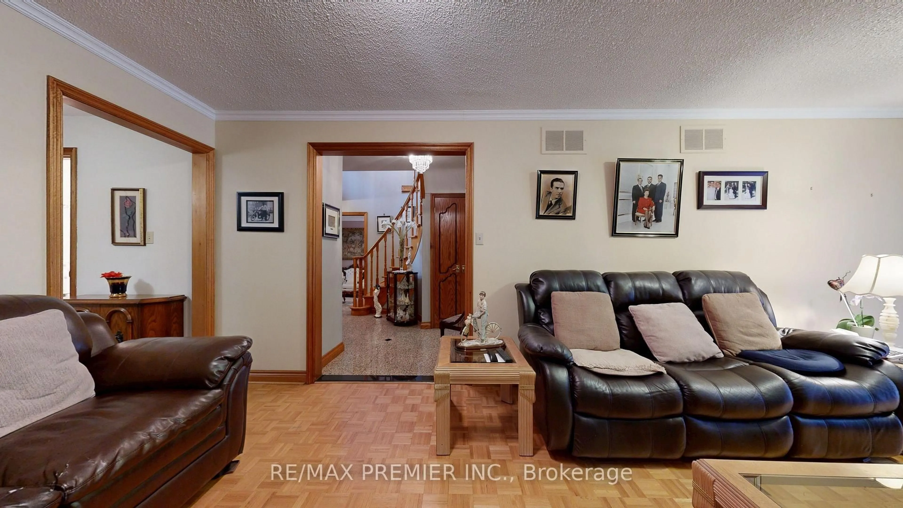 Living room with furniture, unknown for 55 Chiswick Ave, Toronto Ontario M6E 1A1