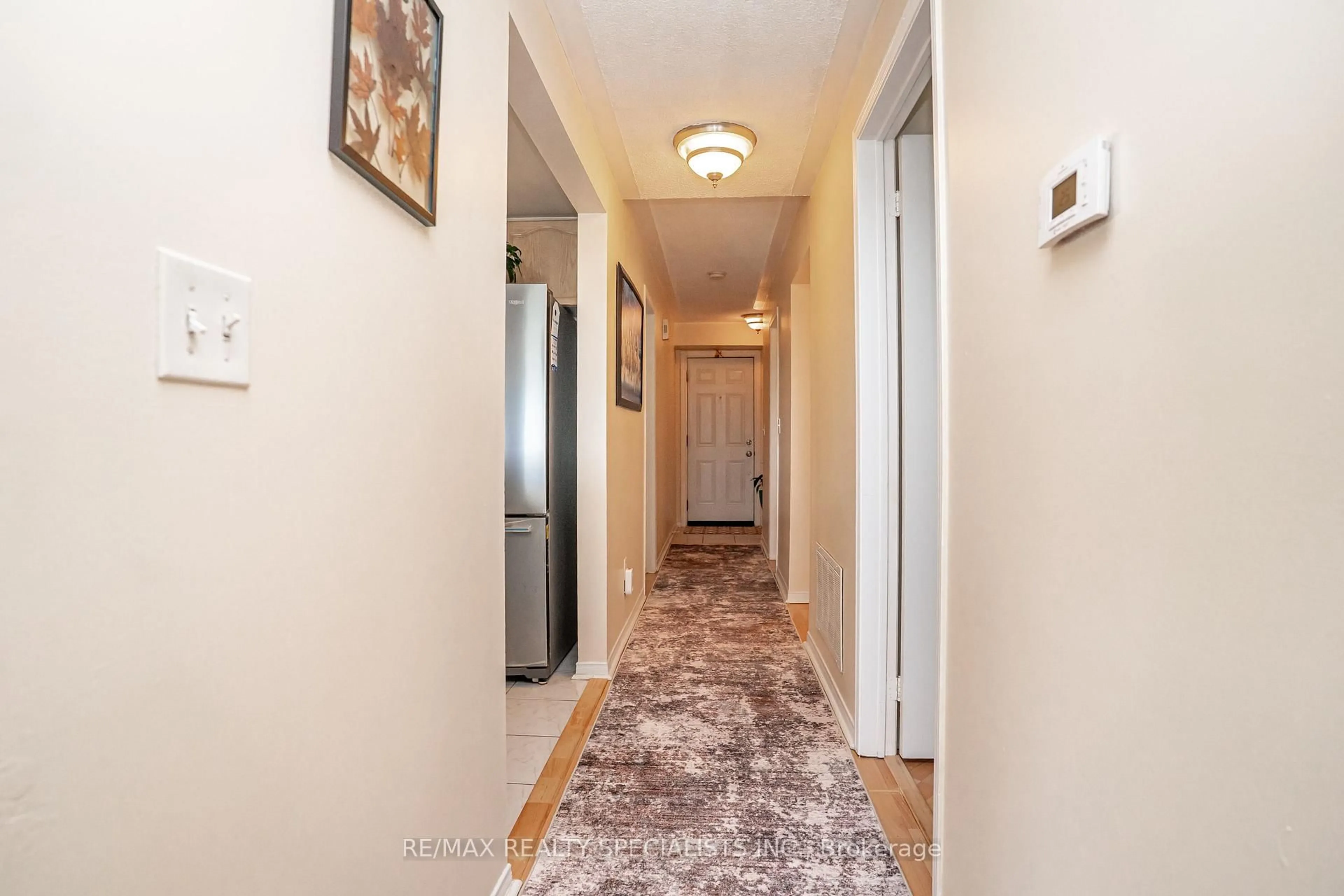 Indoor entryway for 85 Bristol Rd #159, Mississauga Ontario L4Z 3P3