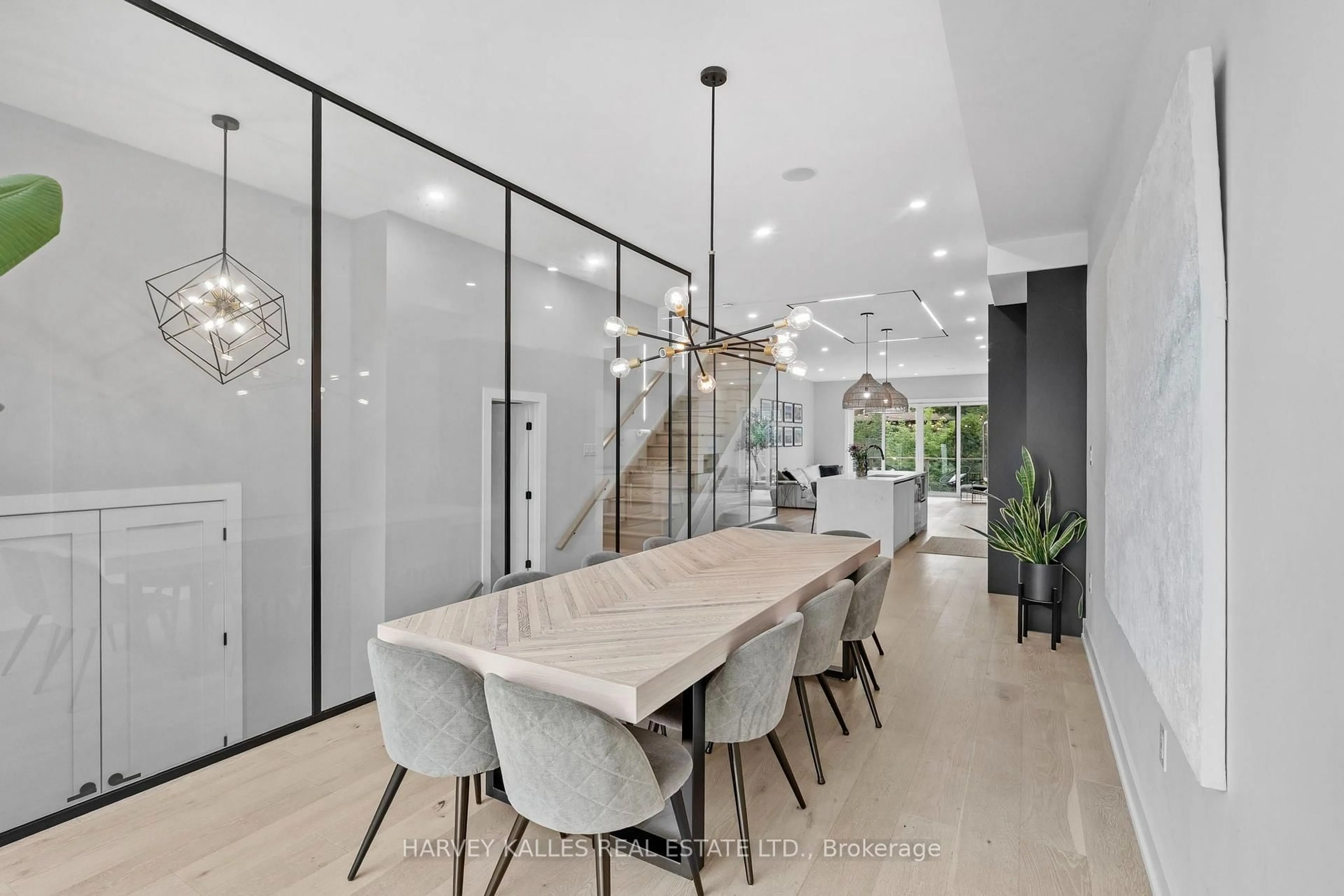 Dining room, unknown for 32 Albright Ave, Toronto Ontario M8W 1X1